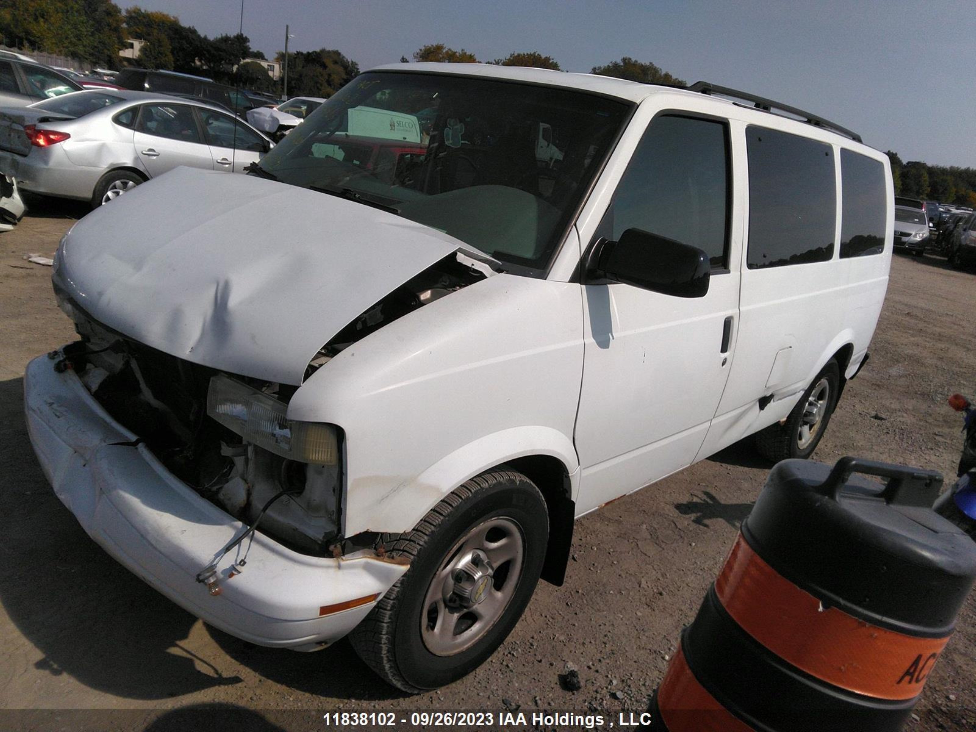 Photo 1 VIN: 1GNDM19XX3B106886 - CHEVROLET ASTRO 