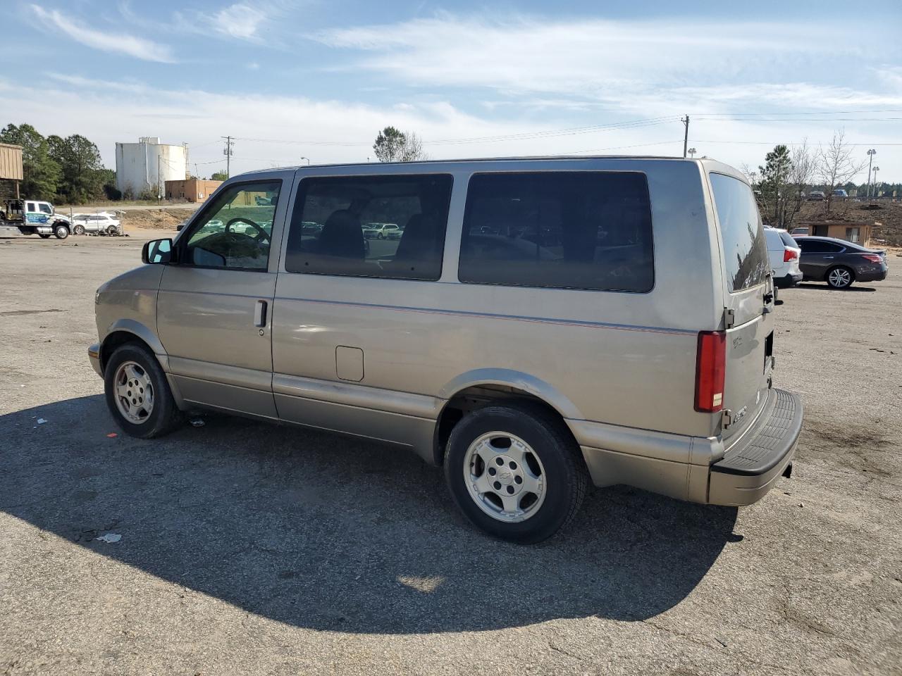 Photo 1 VIN: 1GNDM19XX5B114215 - CHEVROLET ASTRO 