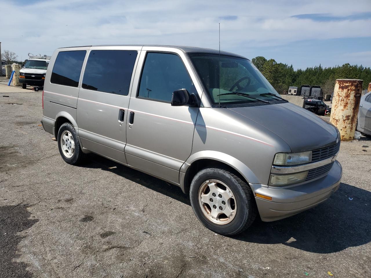 Photo 3 VIN: 1GNDM19XX5B114215 - CHEVROLET ASTRO 