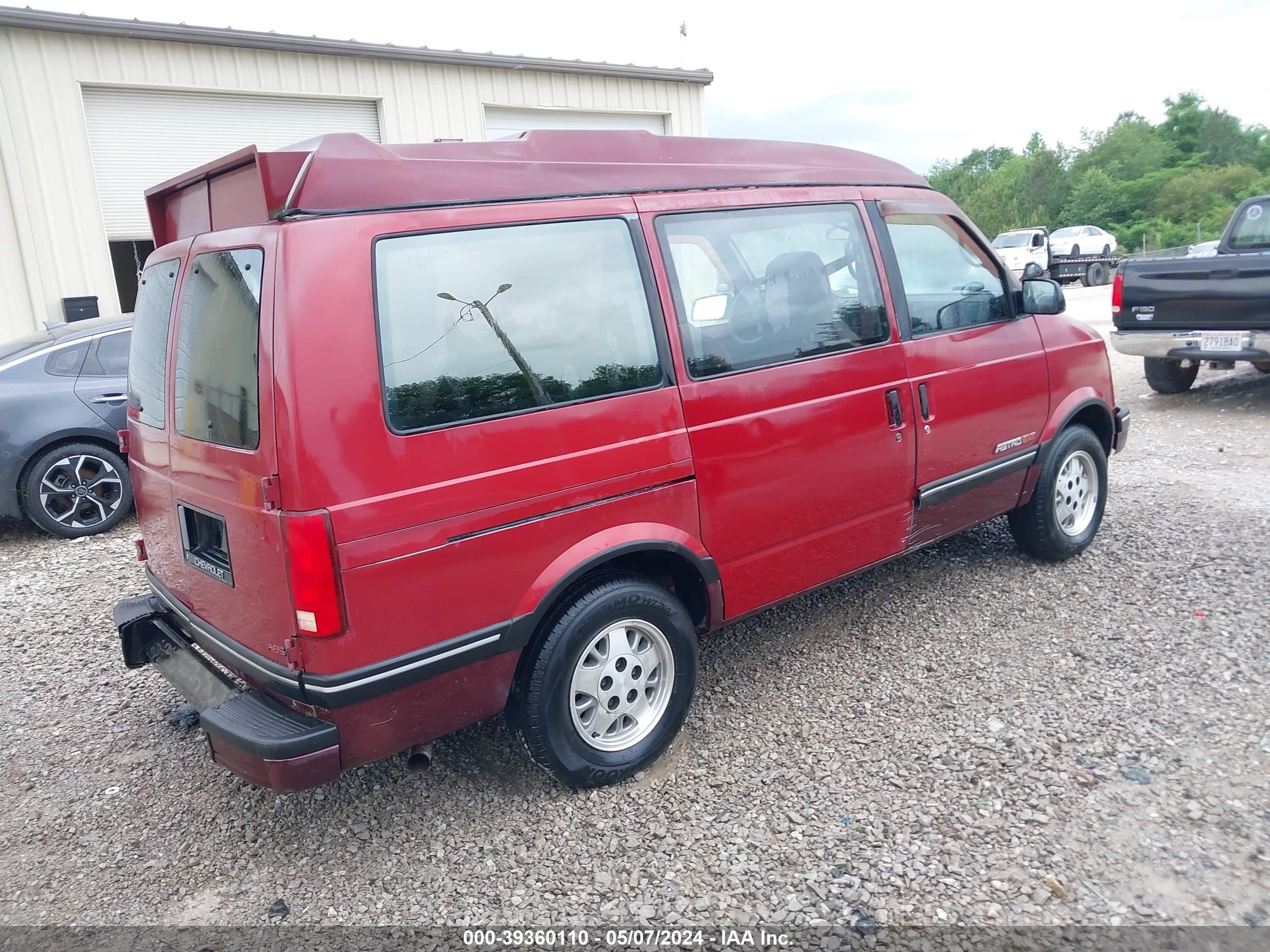 Photo 3 VIN: 1GNDM19Z0PB140178 - CHEVROLET ASTRO 