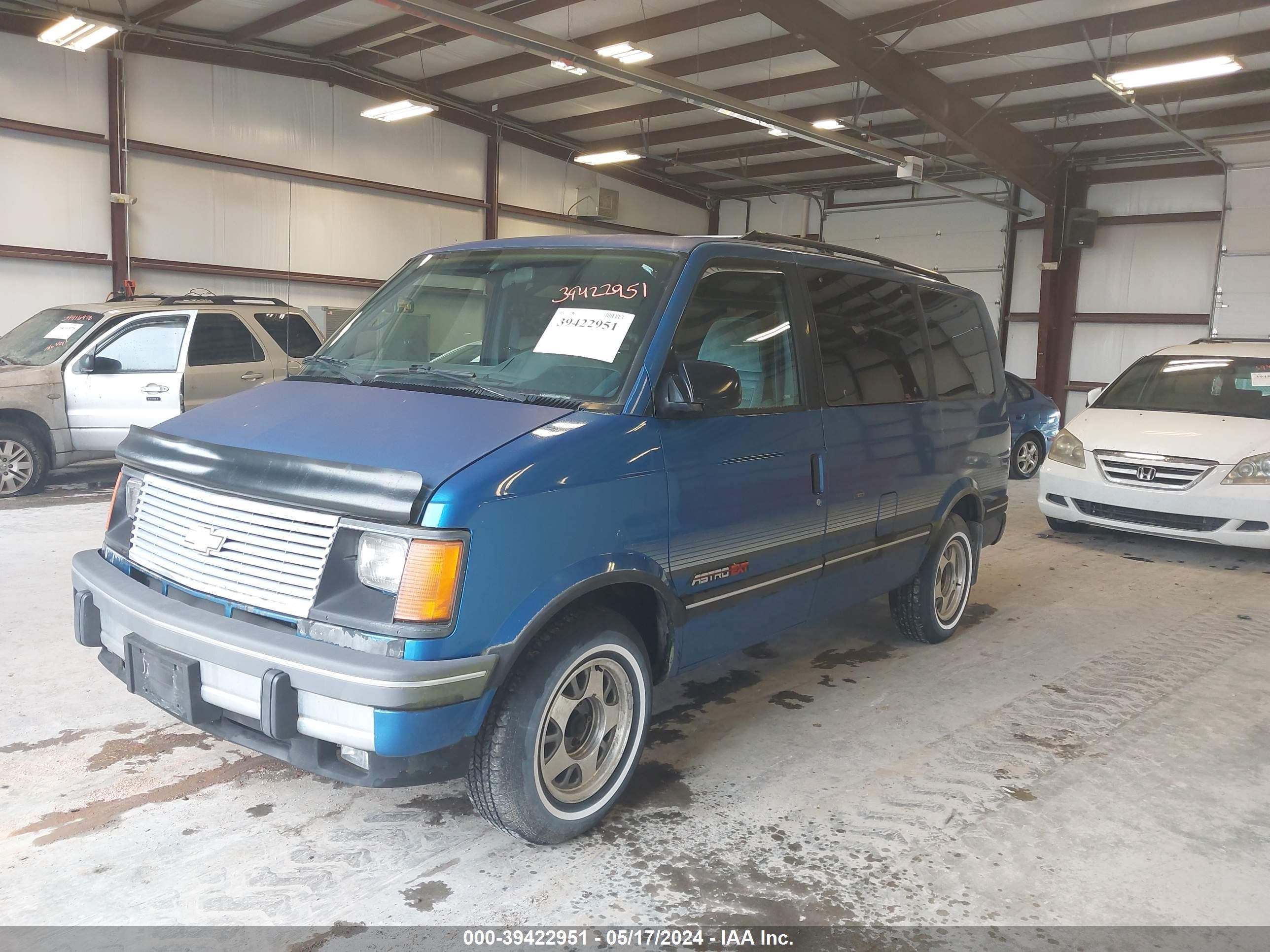 Photo 1 VIN: 1GNDM19Z2RB180443 - CHEVROLET ASTRO 