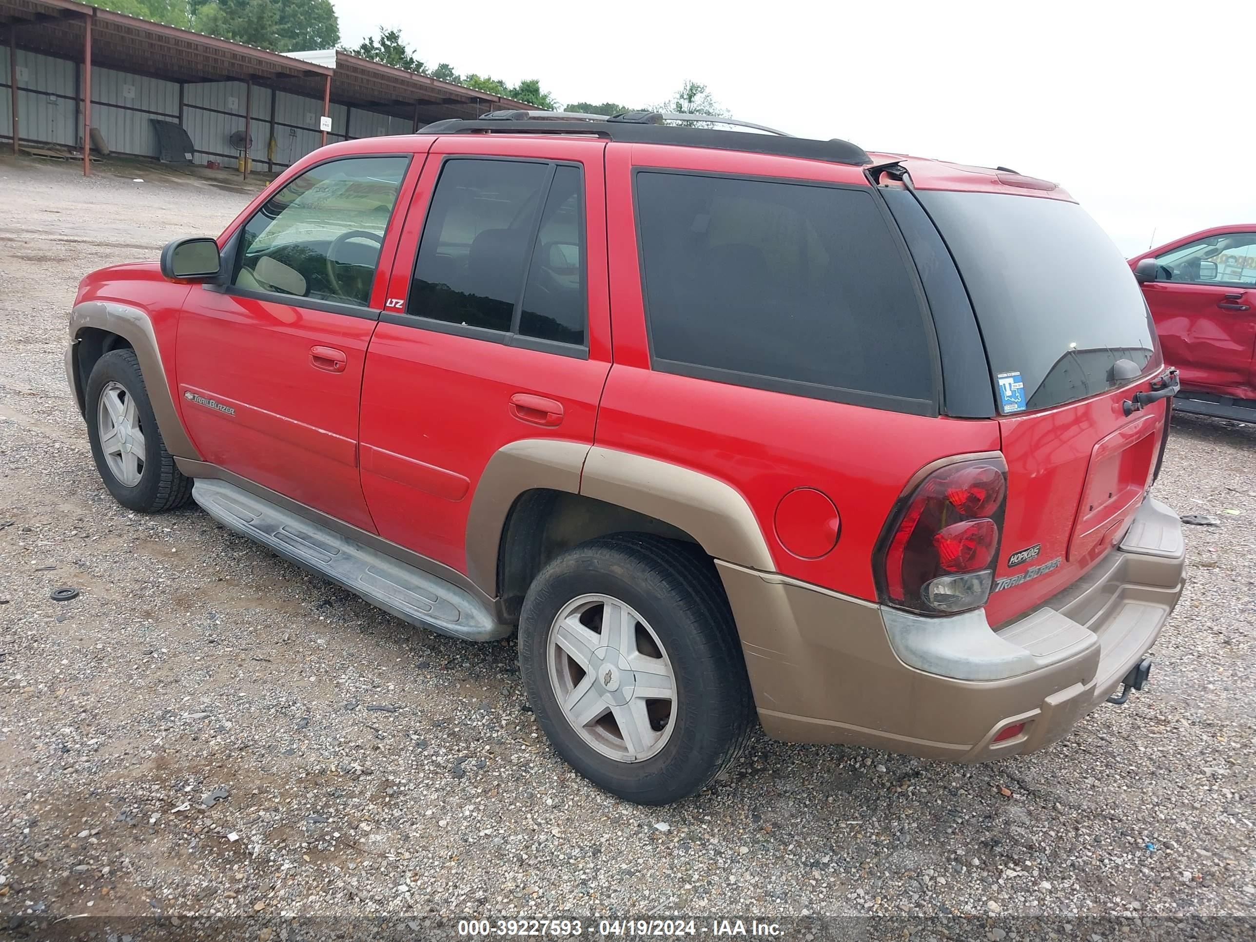 Photo 2 VIN: 1GNDS13S022237262 - CHEVROLET TRAILBLAZER 