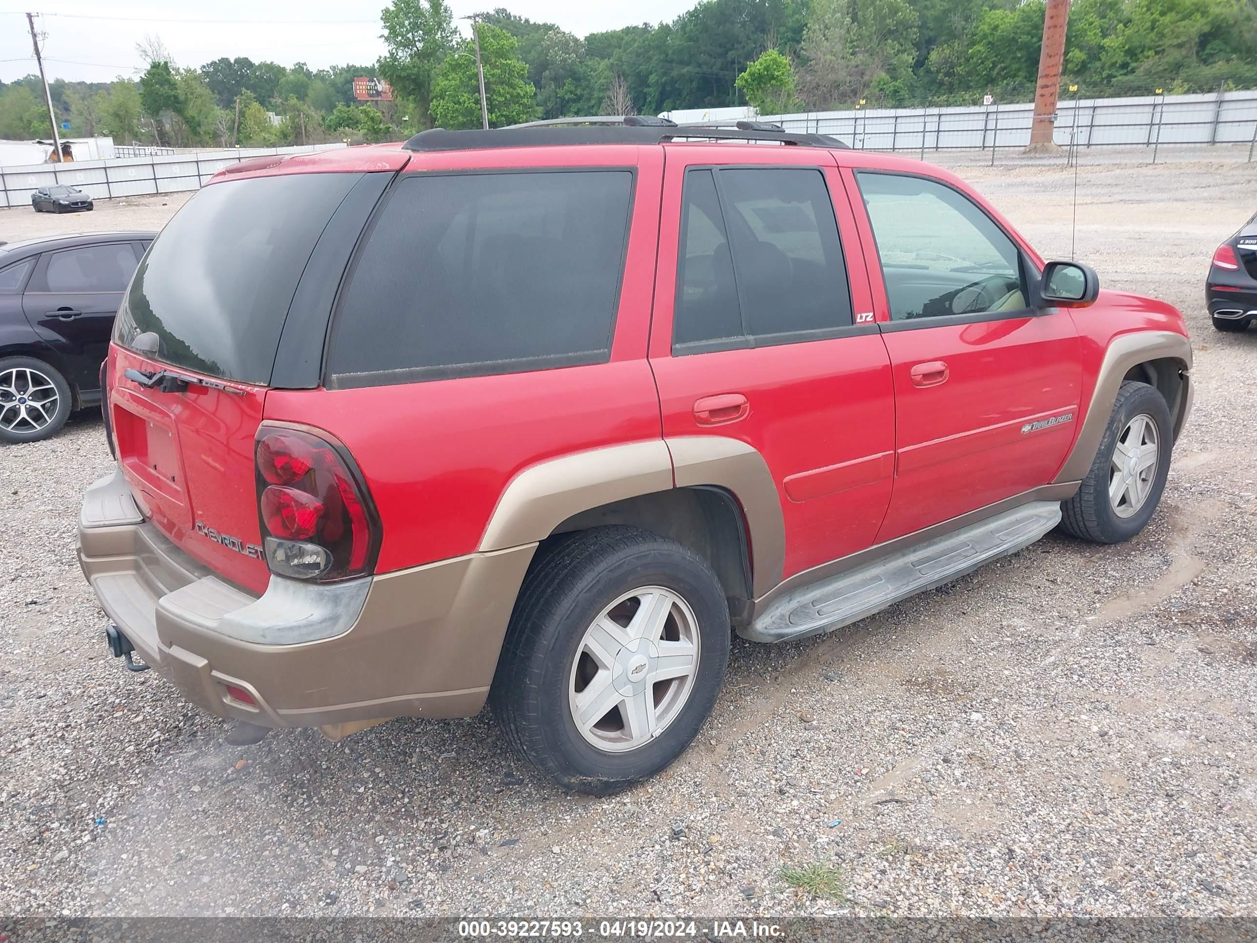 Photo 3 VIN: 1GNDS13S022237262 - CHEVROLET TRAILBLAZER 