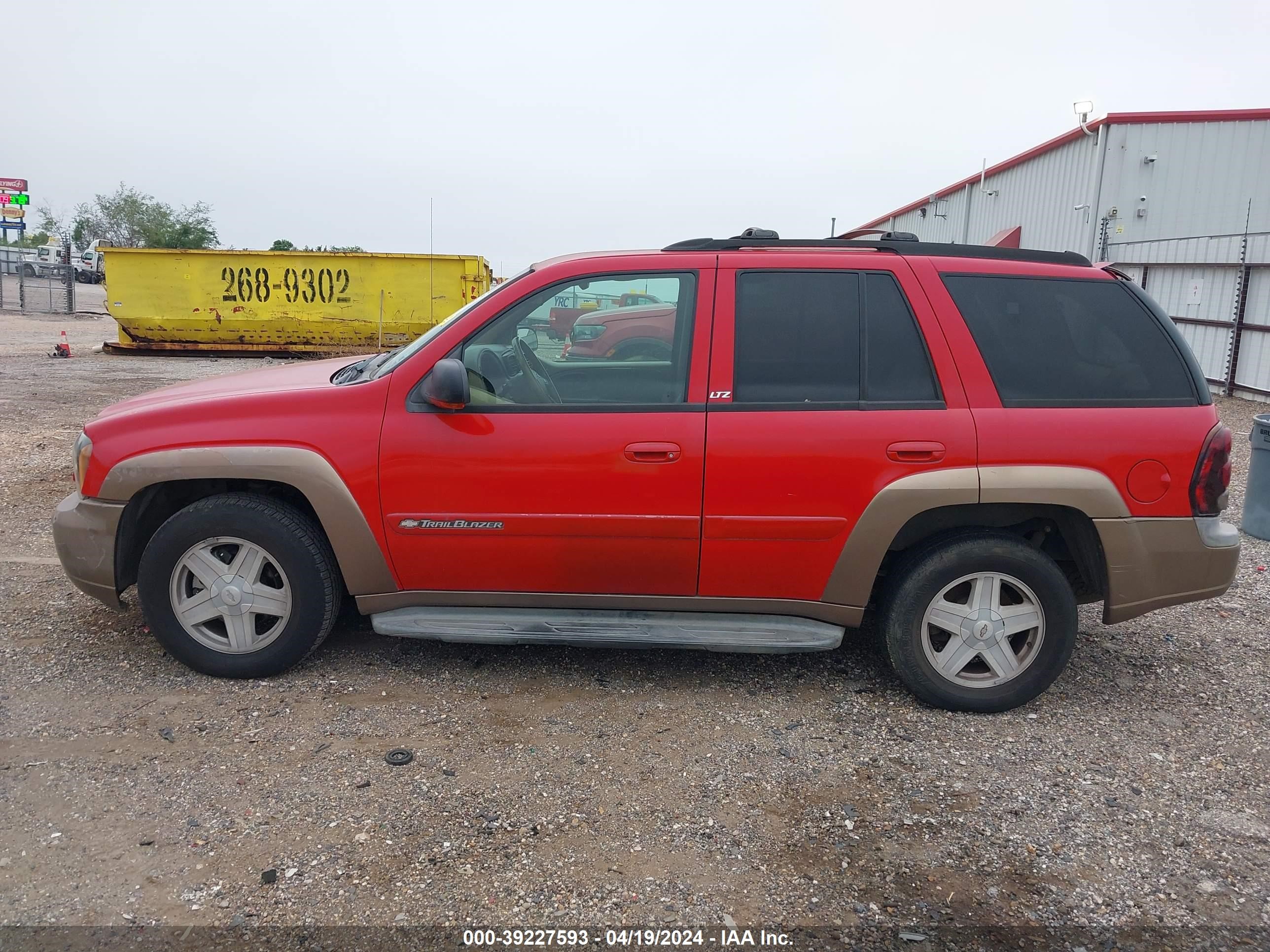 Photo 5 VIN: 1GNDS13S022237262 - CHEVROLET TRAILBLAZER 