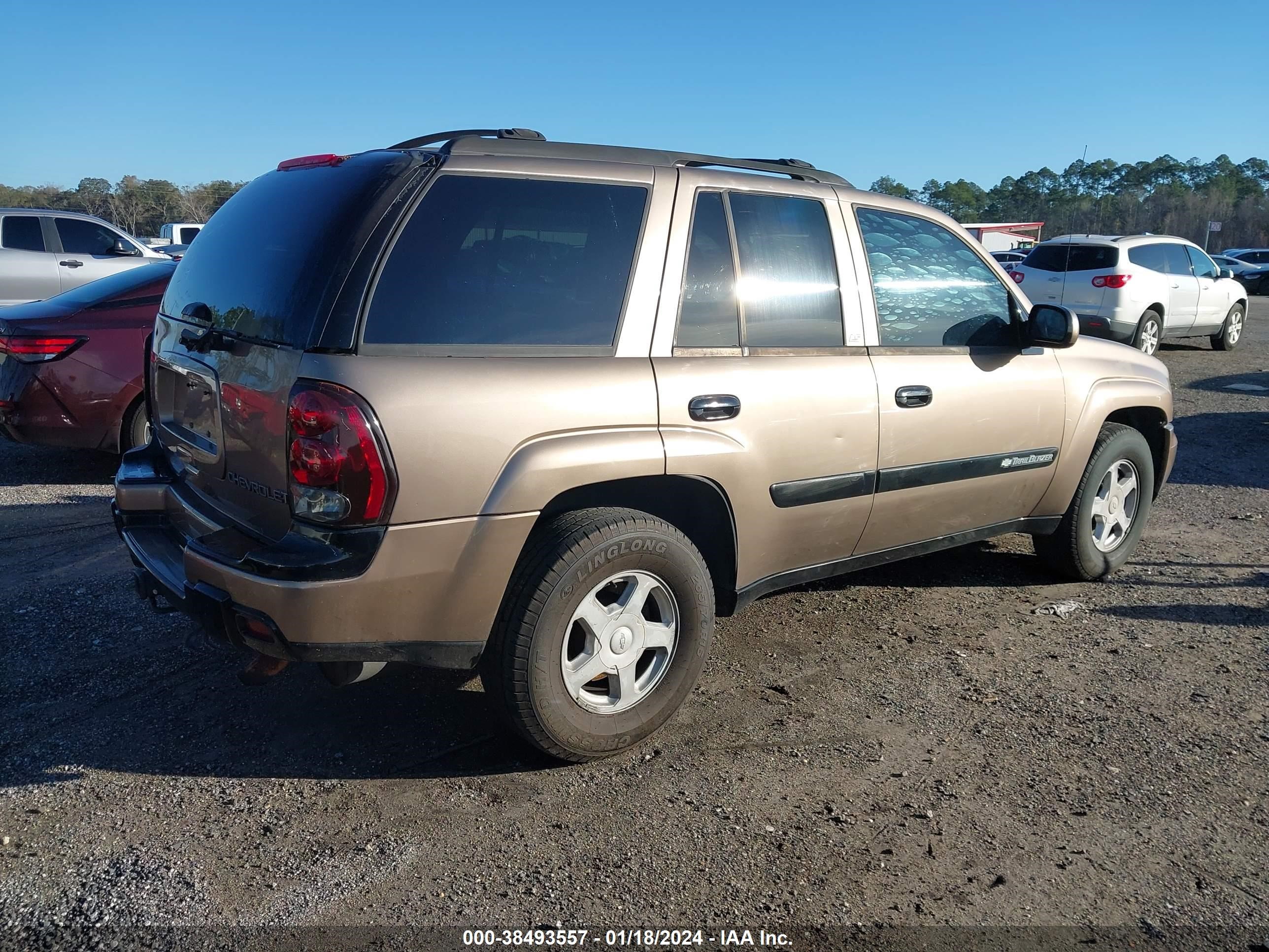 Photo 3 VIN: 1GNDS13S032160717 - CHEVROLET TRAILBLAZER 