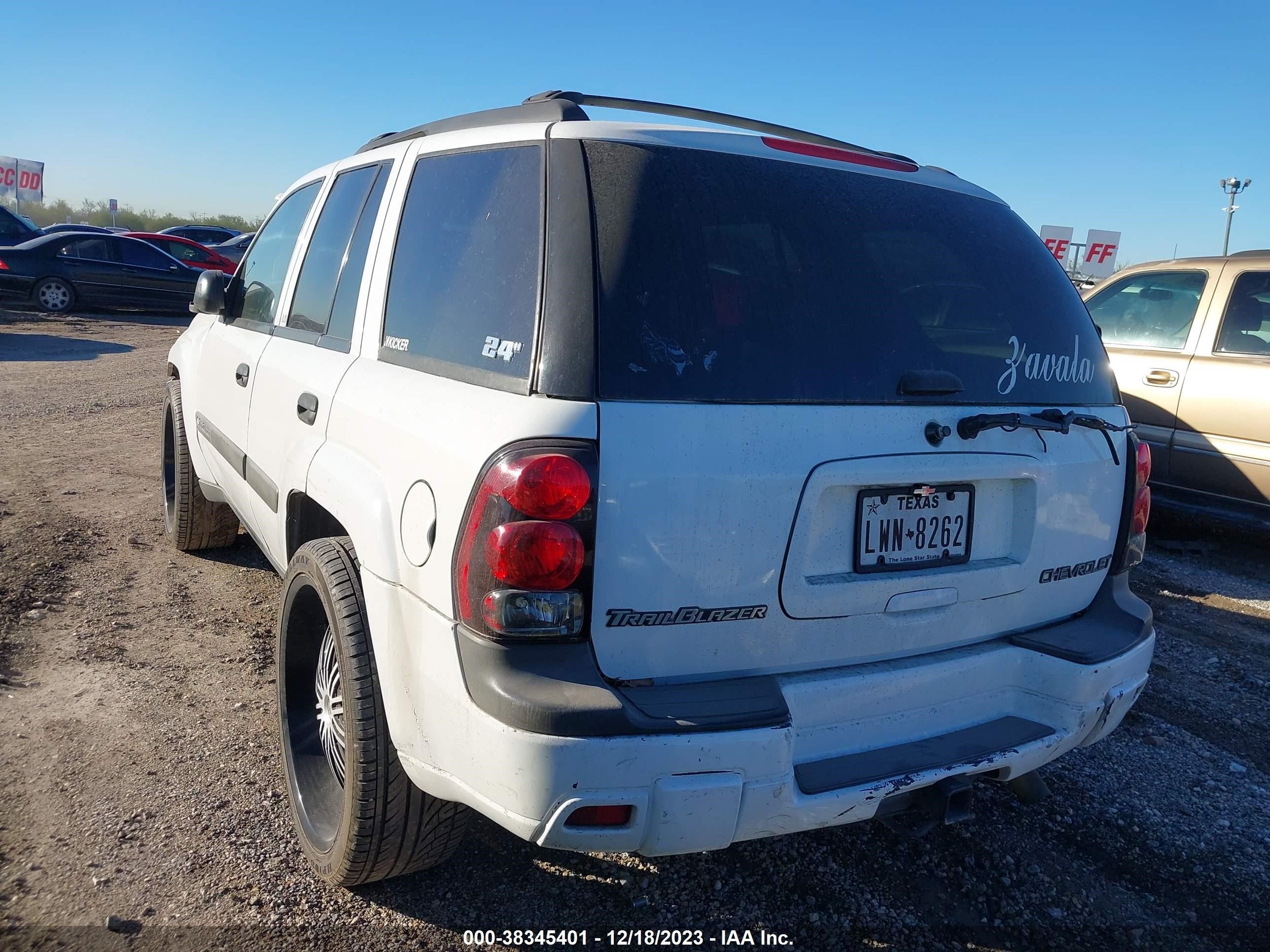 Photo 2 VIN: 1GNDS13S032410649 - CHEVROLET TRAILBLAZER 