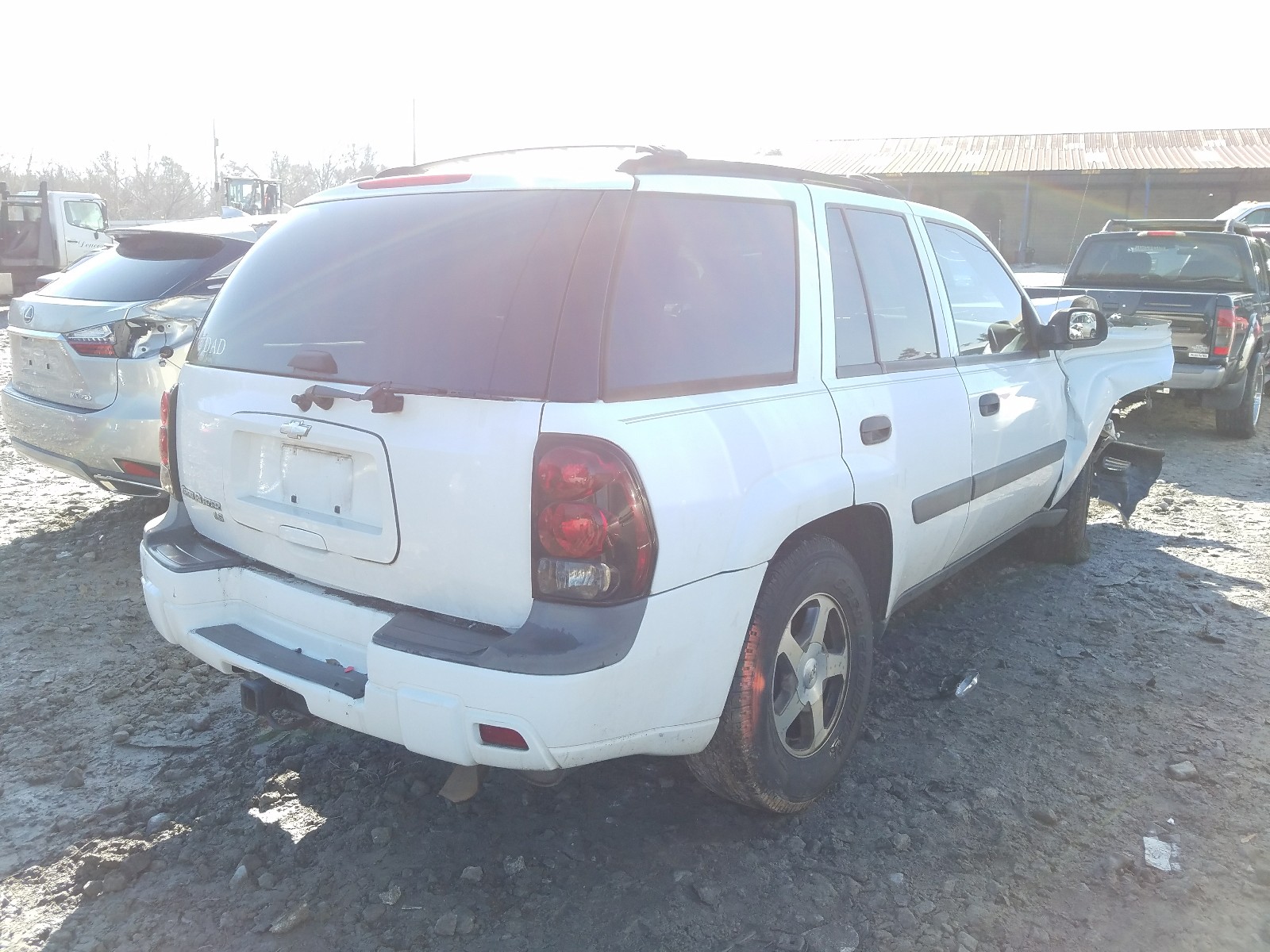 Photo 3 VIN: 1GNDS13S052108247 - CHEVROLET TRAILBLAZE 