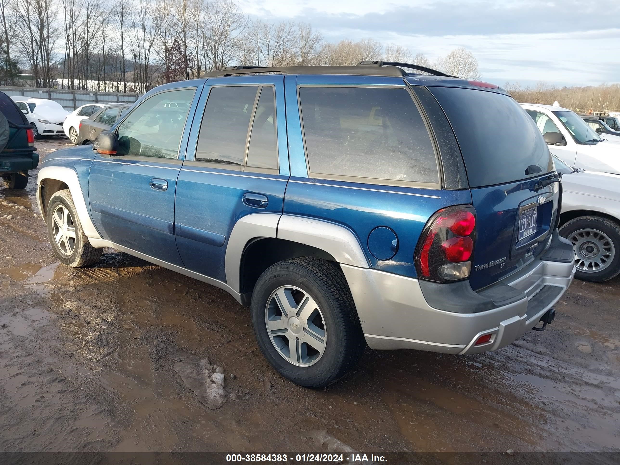 Photo 2 VIN: 1GNDS13S052303622 - CHEVROLET TRAILBLAZER 