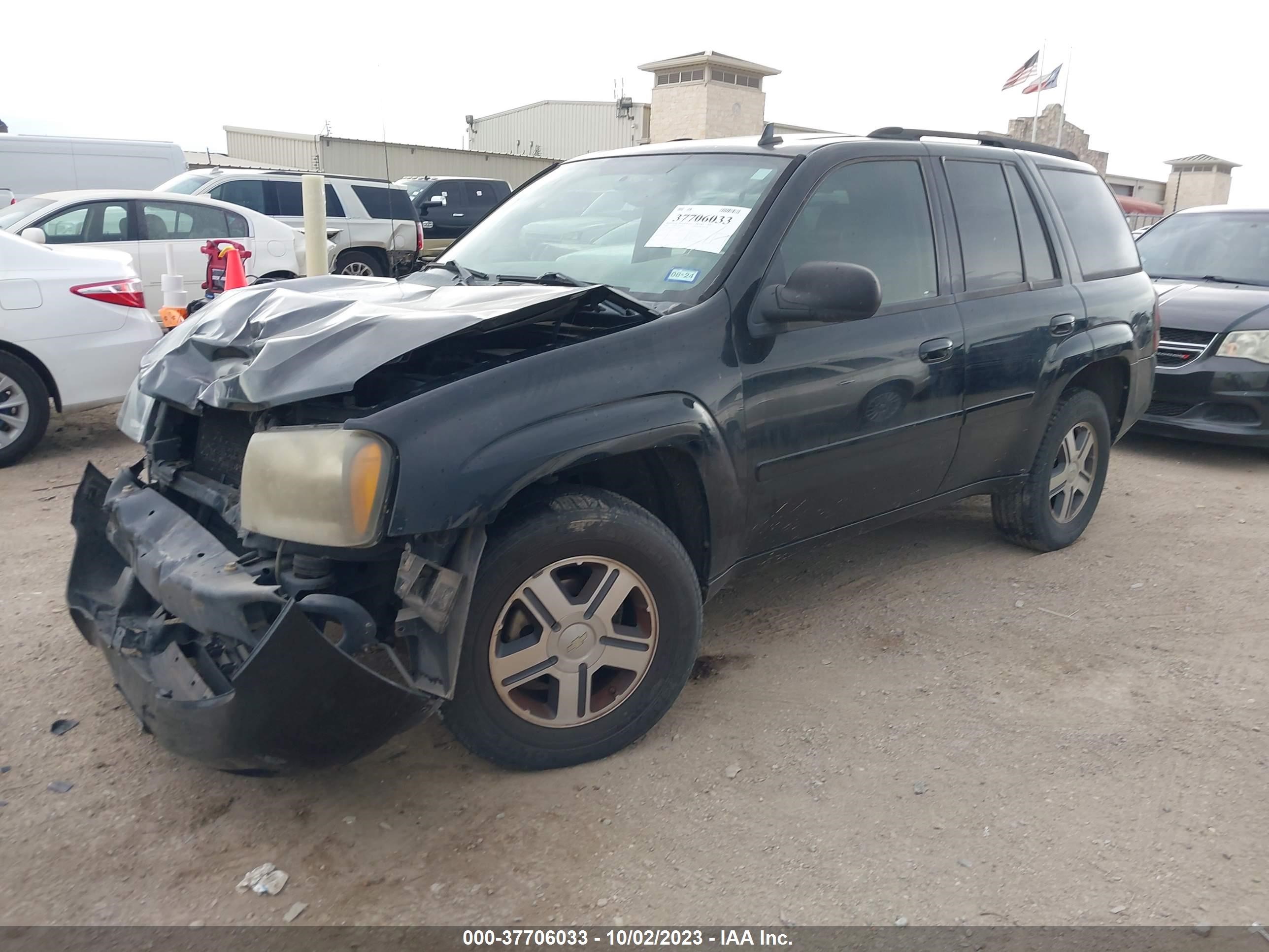 Photo 1 VIN: 1GNDS13S172253851 - CHEVROLET TRAILBLAZER 