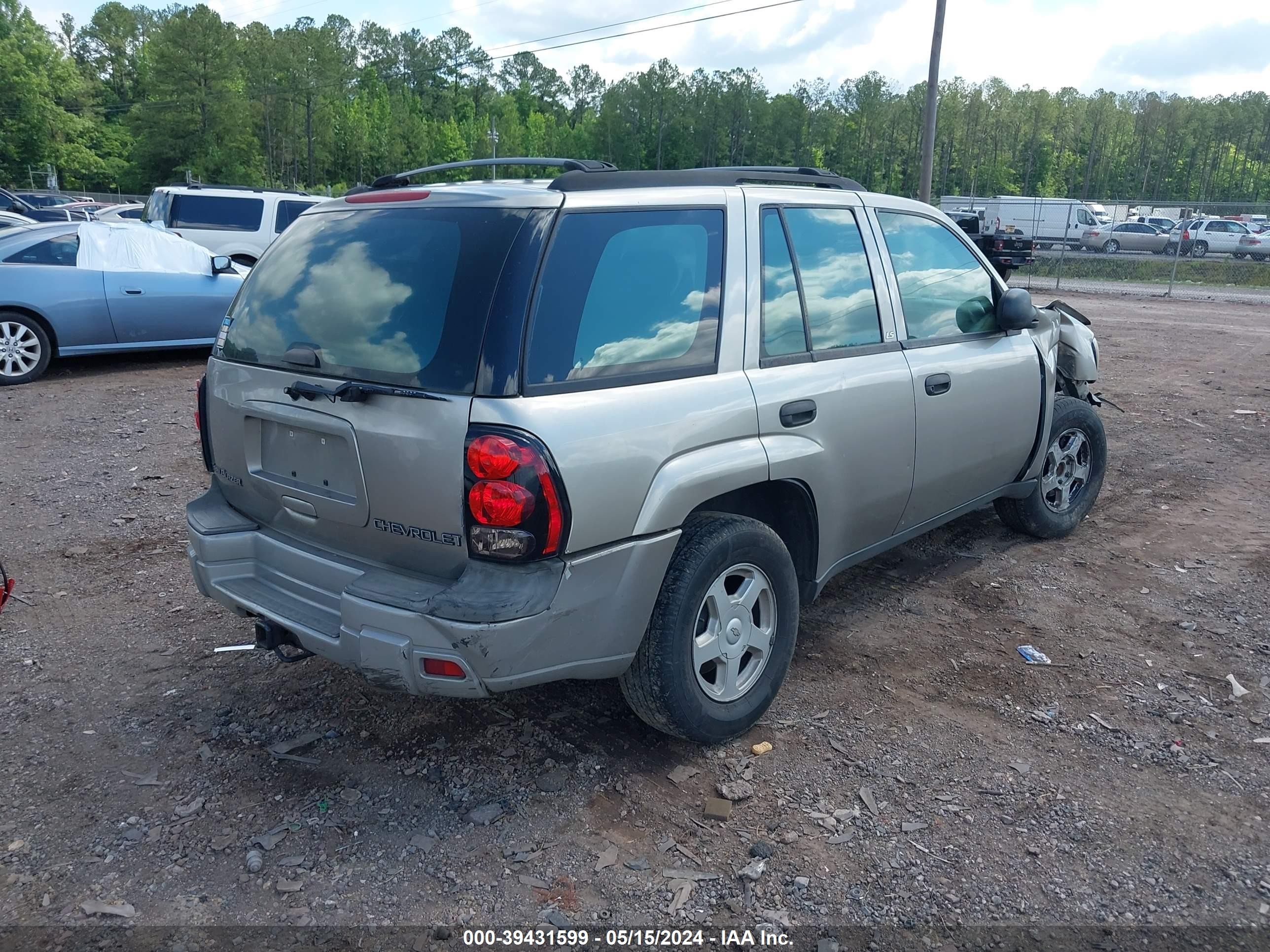 Photo 3 VIN: 1GNDS13S222222567 - CHEVROLET TRAILBLAZER 