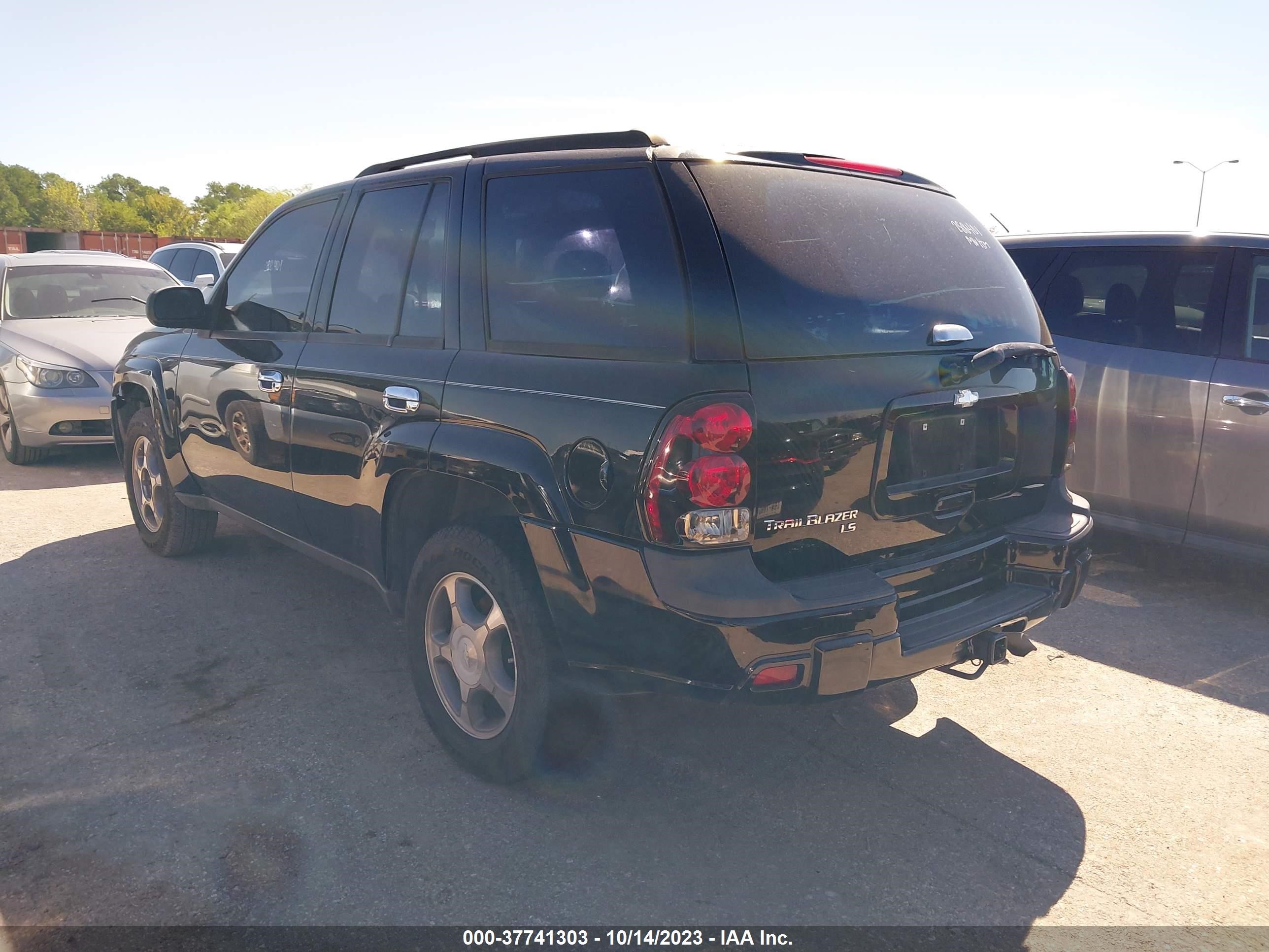 Photo 2 VIN: 1GNDS13S272288401 - CHEVROLET TRAILBLAZER 