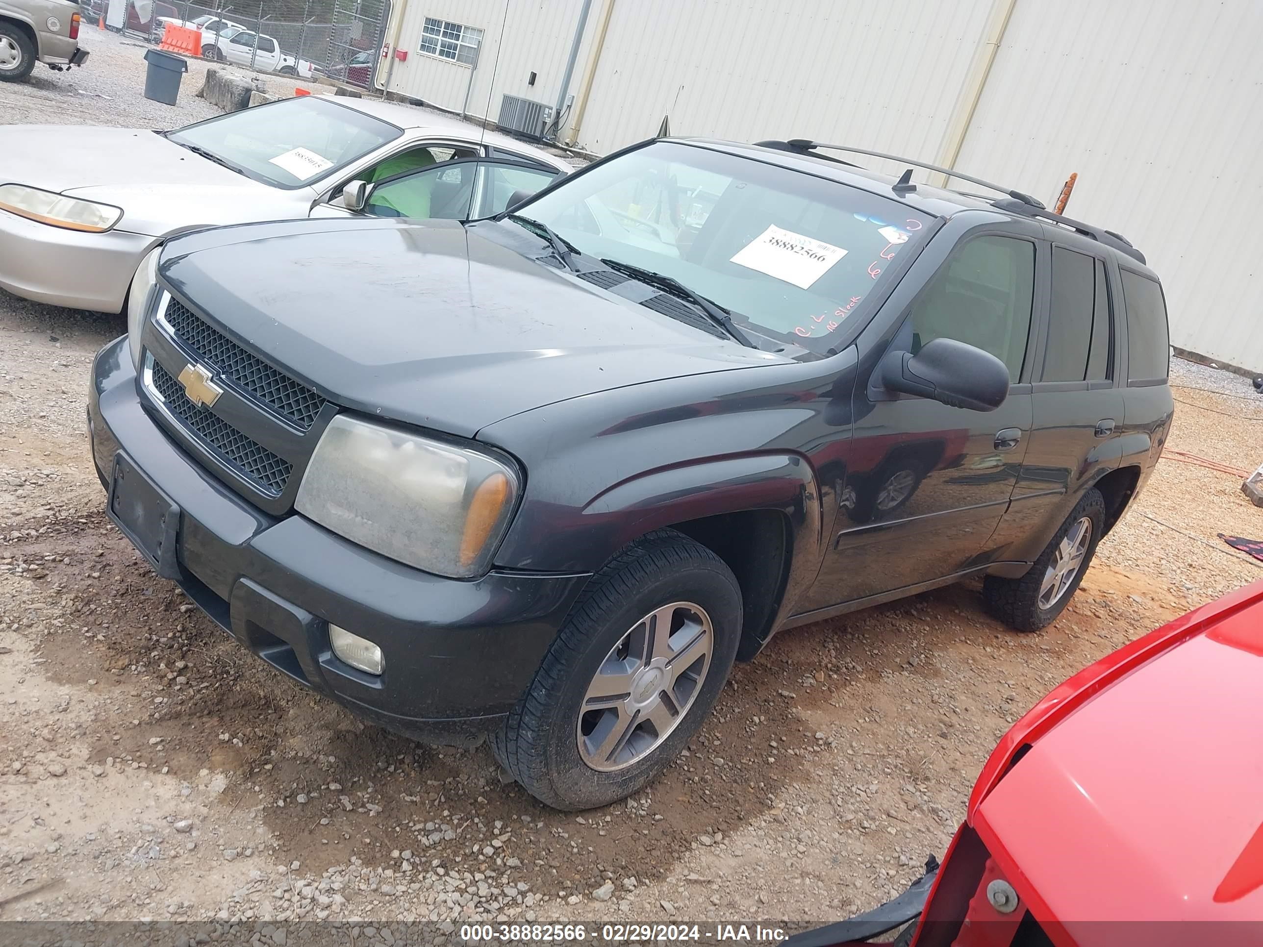 Photo 1 VIN: 1GNDS13S272296353 - CHEVROLET TRAILBLAZER 