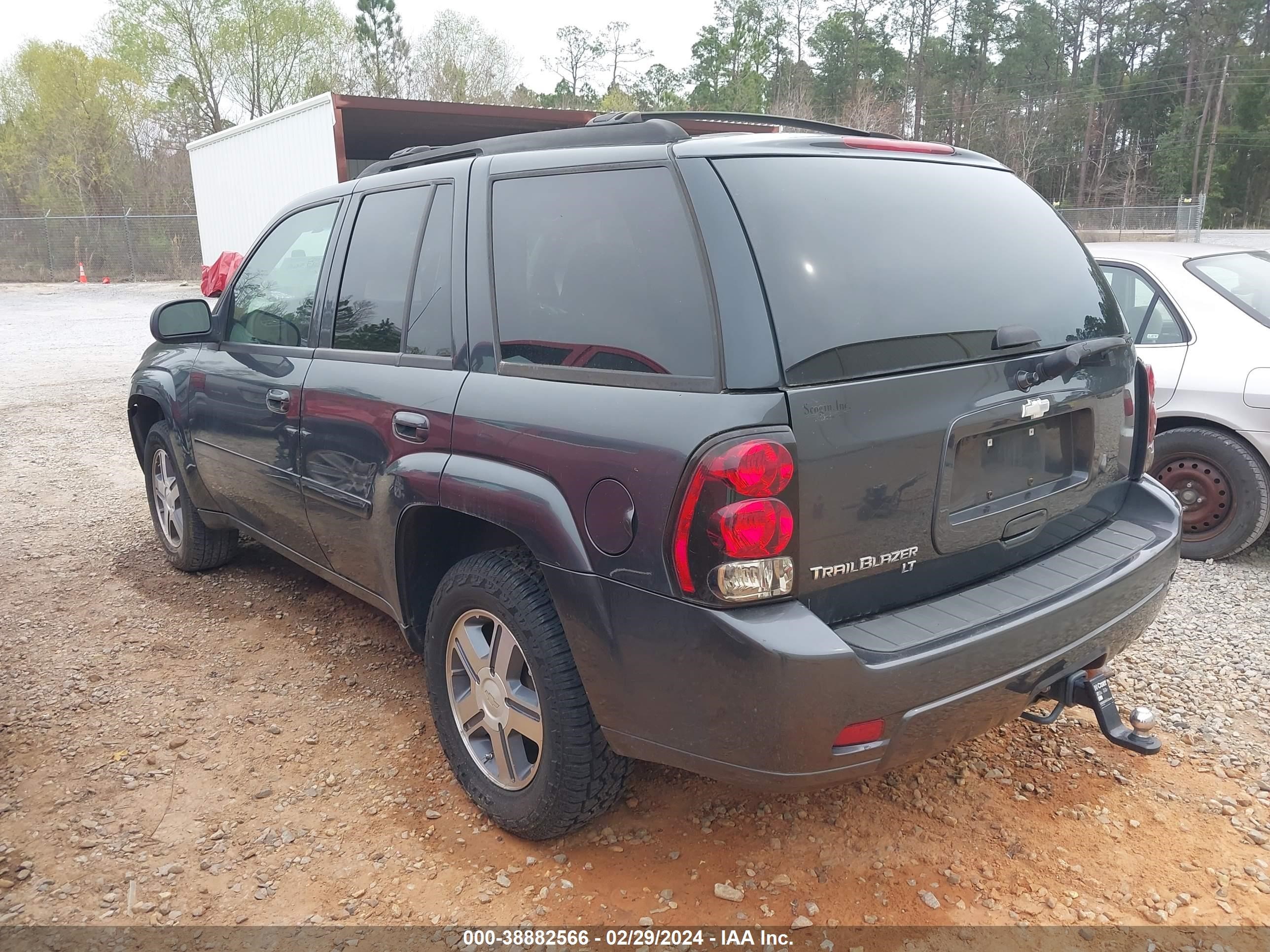 Photo 2 VIN: 1GNDS13S272296353 - CHEVROLET TRAILBLAZER 