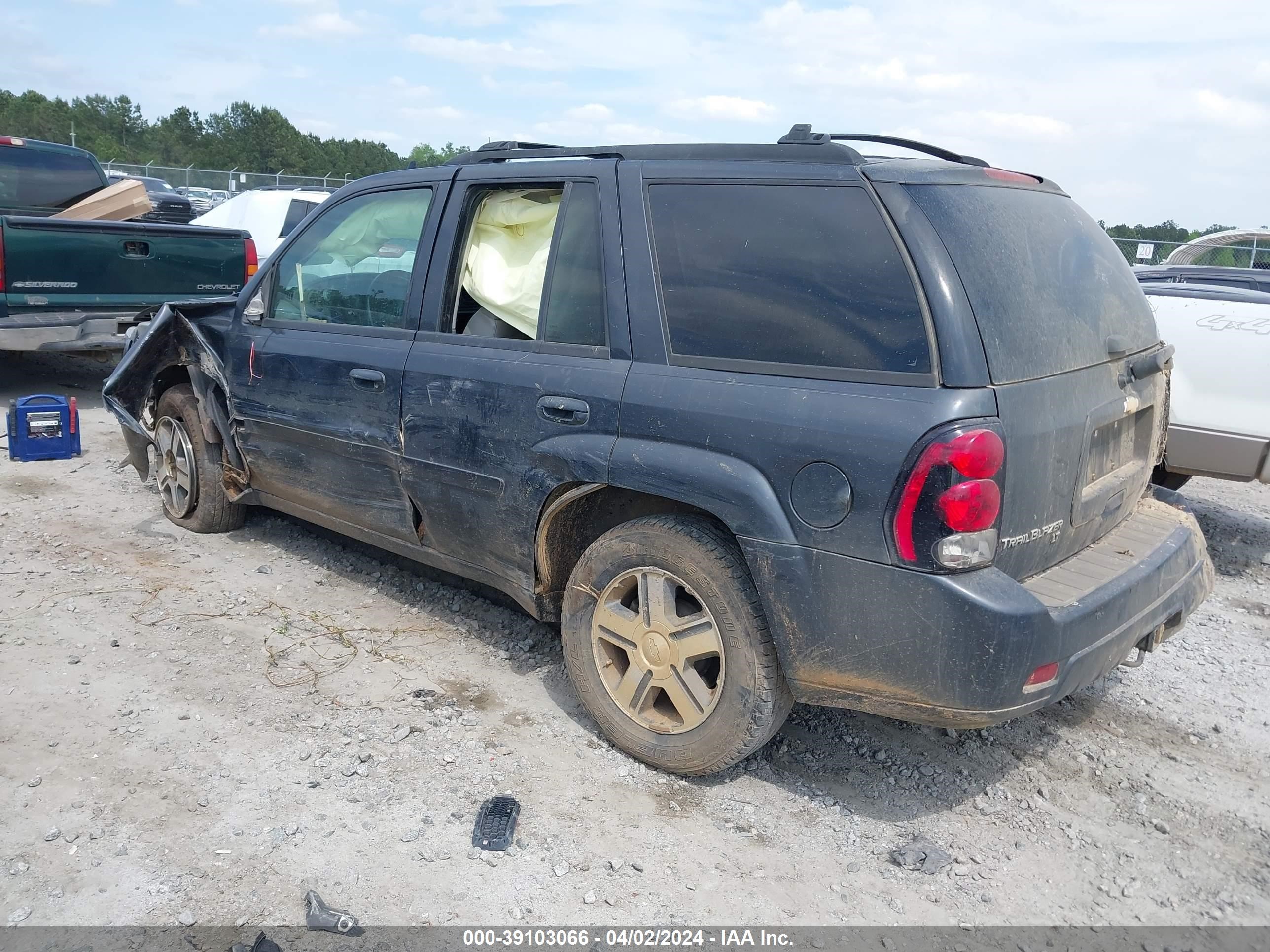 Photo 2 VIN: 1GNDS13S272306430 - CHEVROLET TRAILBLAZER 