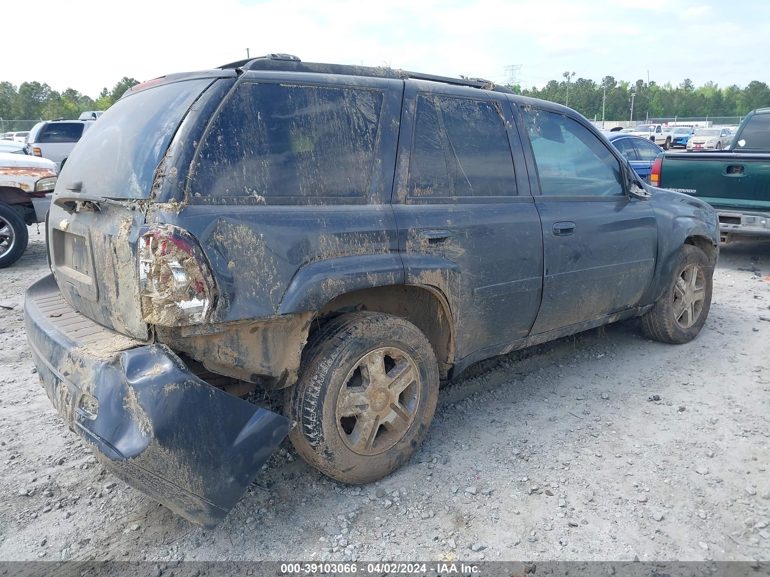 Photo 3 VIN: 1GNDS13S272306430 - CHEVROLET TRAILBLAZER 