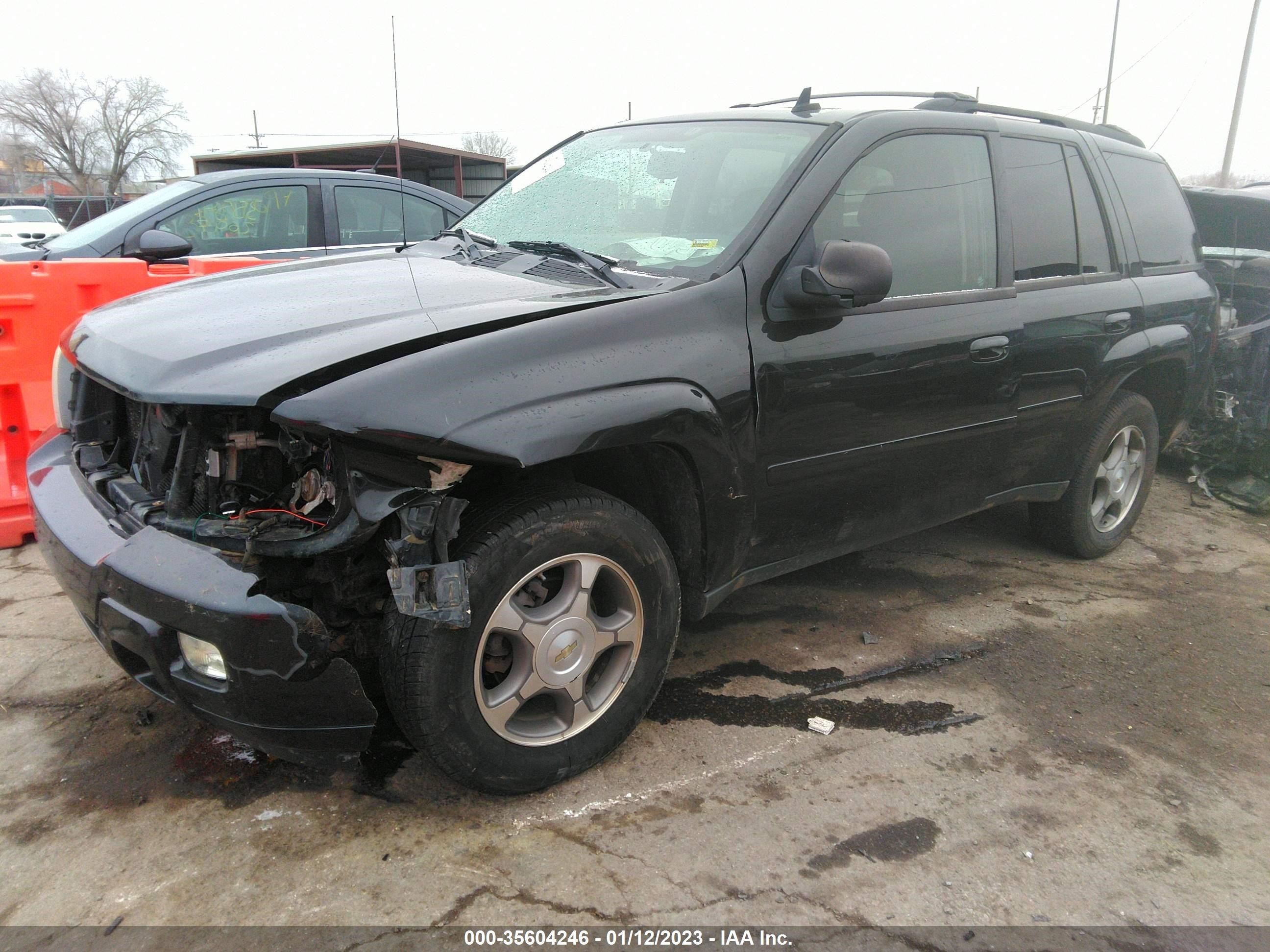 Photo 1 VIN: 1GNDS13S282165845 - CHEVROLET TRAILBLAZER 