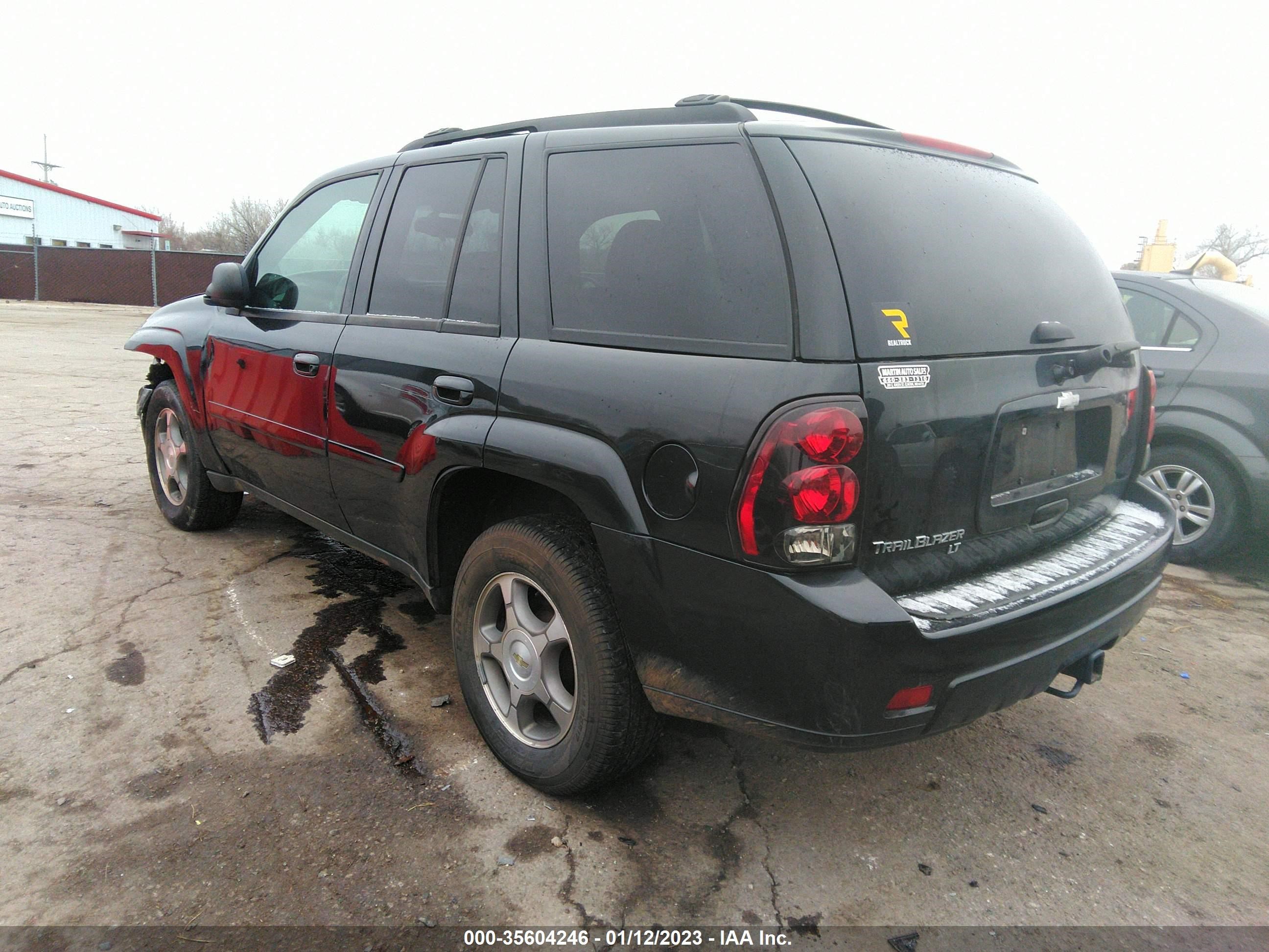 Photo 2 VIN: 1GNDS13S282165845 - CHEVROLET TRAILBLAZER 