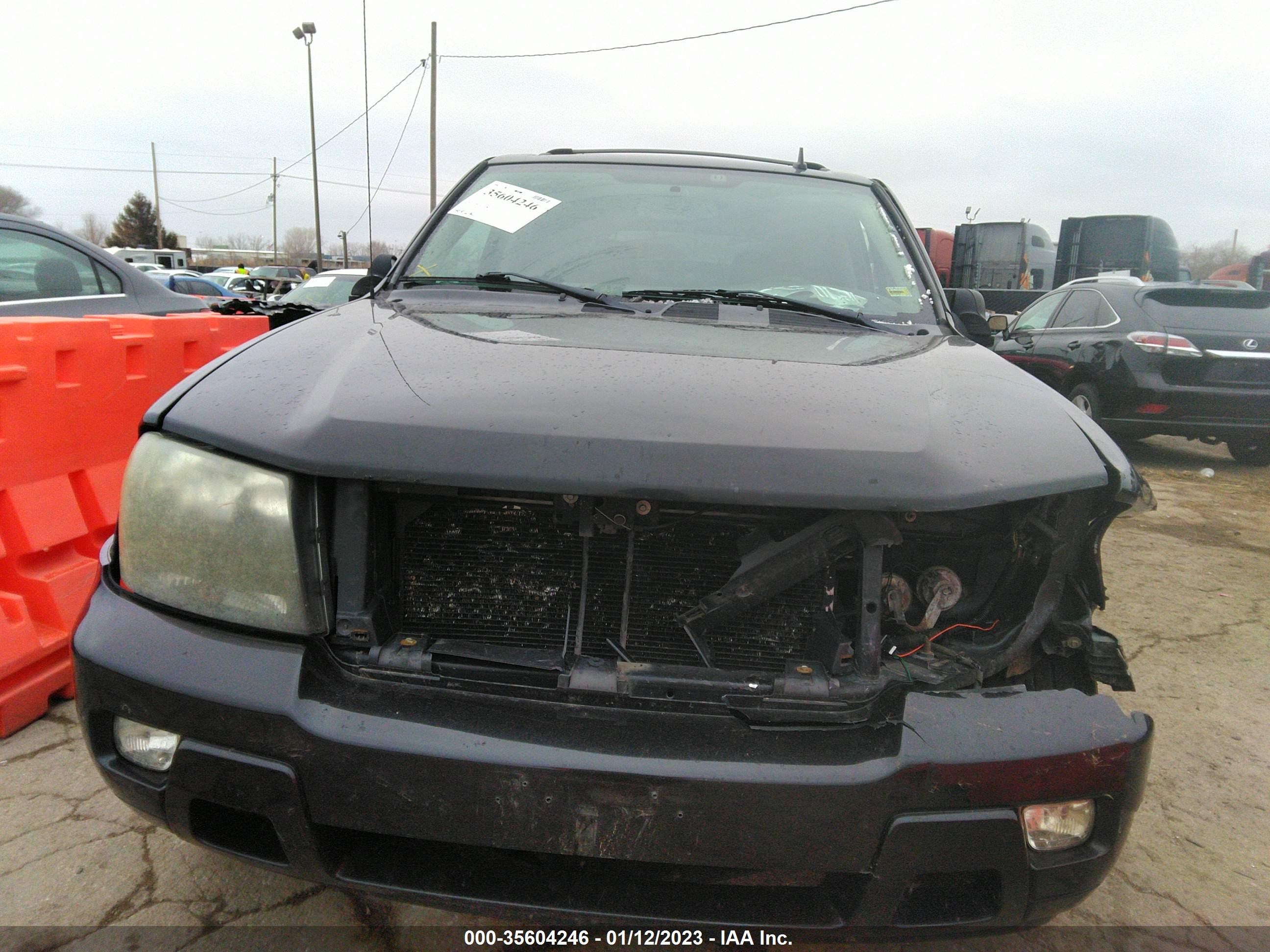 Photo 5 VIN: 1GNDS13S282165845 - CHEVROLET TRAILBLAZER 