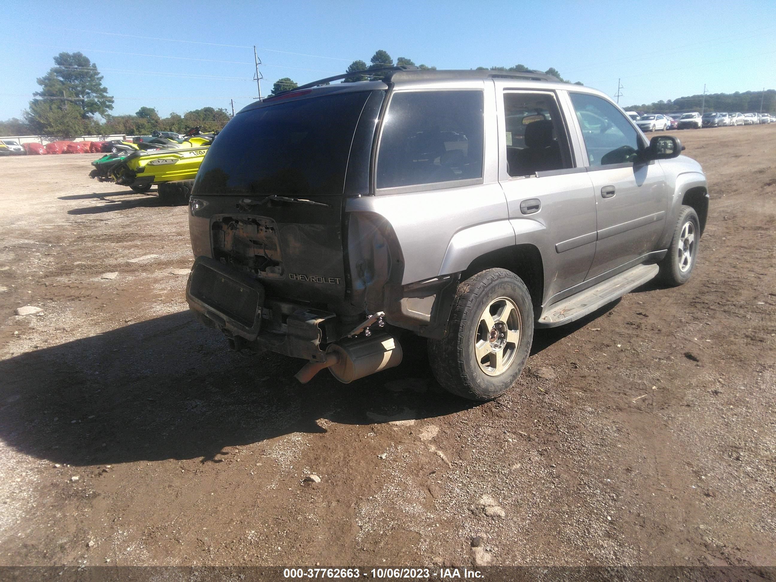 Photo 3 VIN: 1GNDS13S362153510 - CHEVROLET TRAILBLAZER 