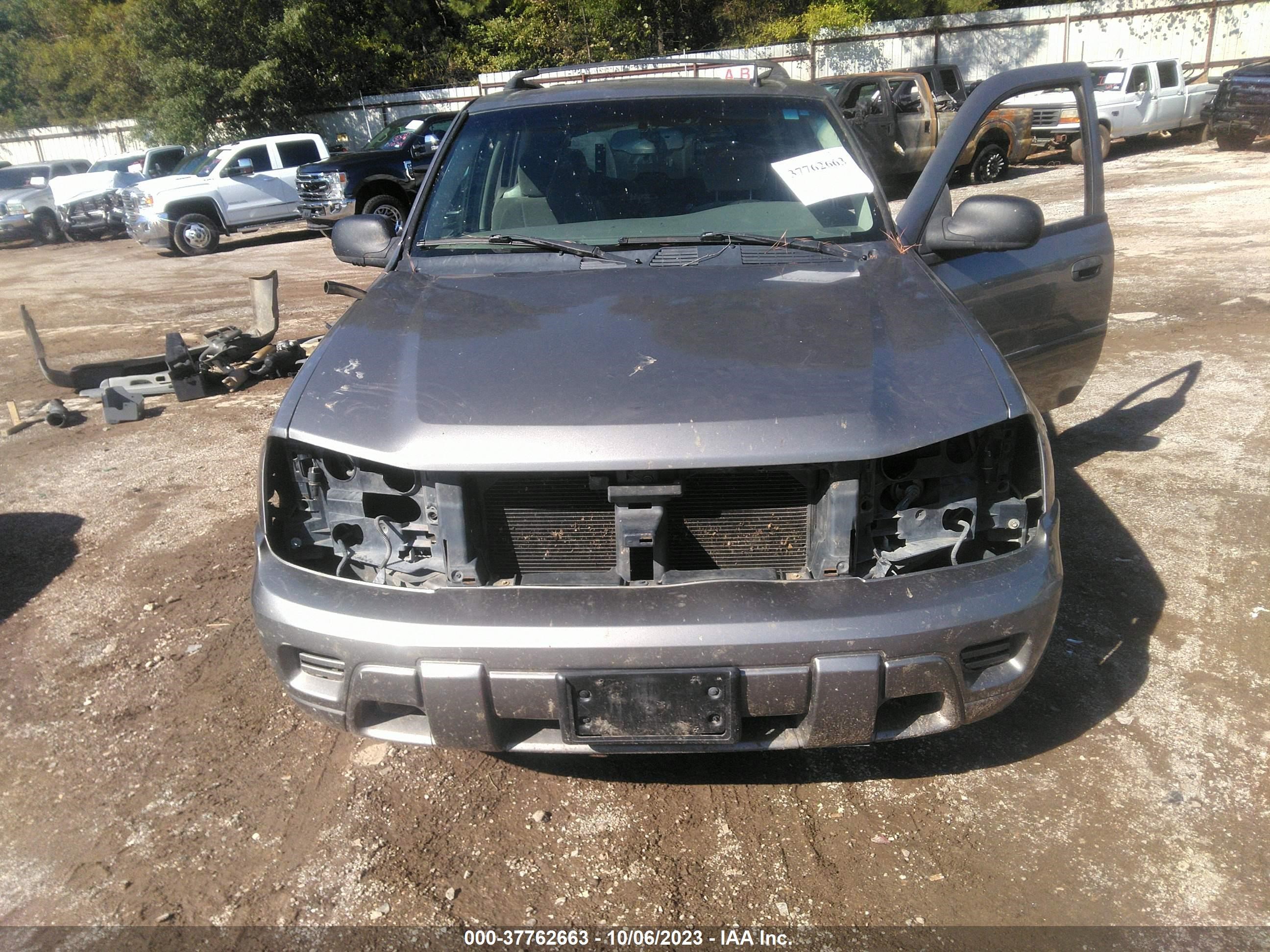 Photo 5 VIN: 1GNDS13S362153510 - CHEVROLET TRAILBLAZER 