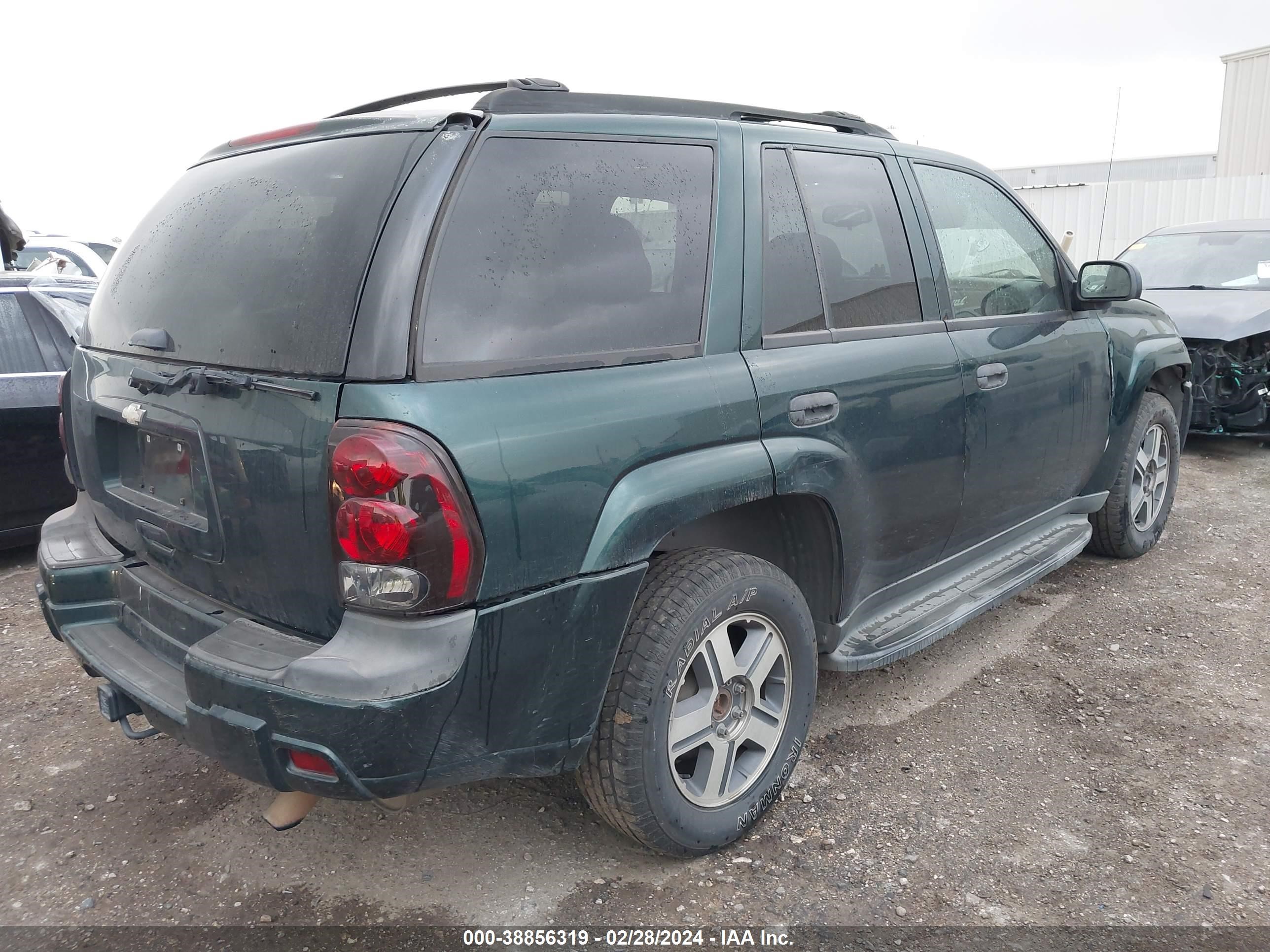 Photo 3 VIN: 1GNDS13S362196888 - CHEVROLET TRAILBLAZER 