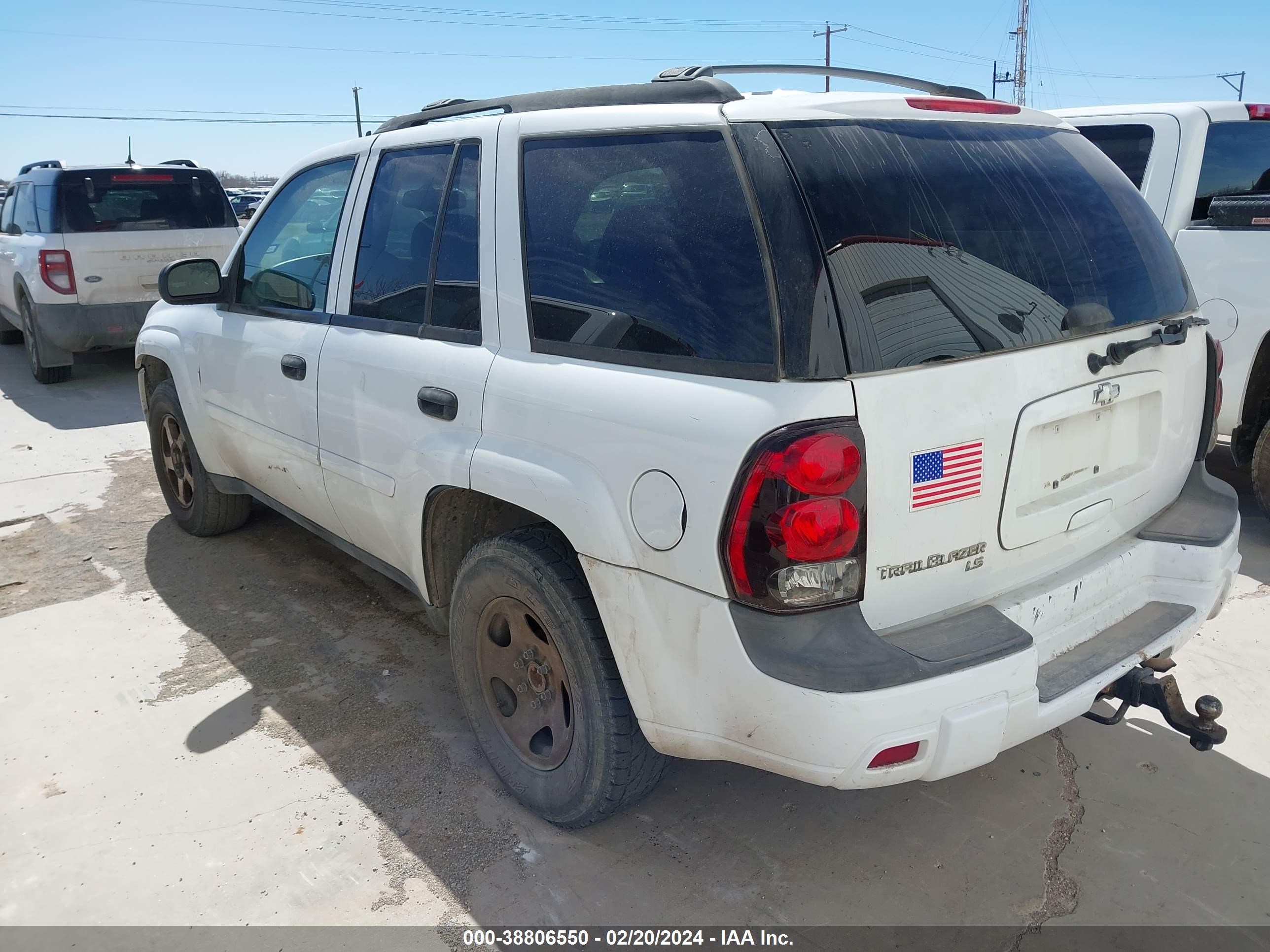 Photo 2 VIN: 1GNDS13S362237682 - CHEVROLET TRAILBLAZER 