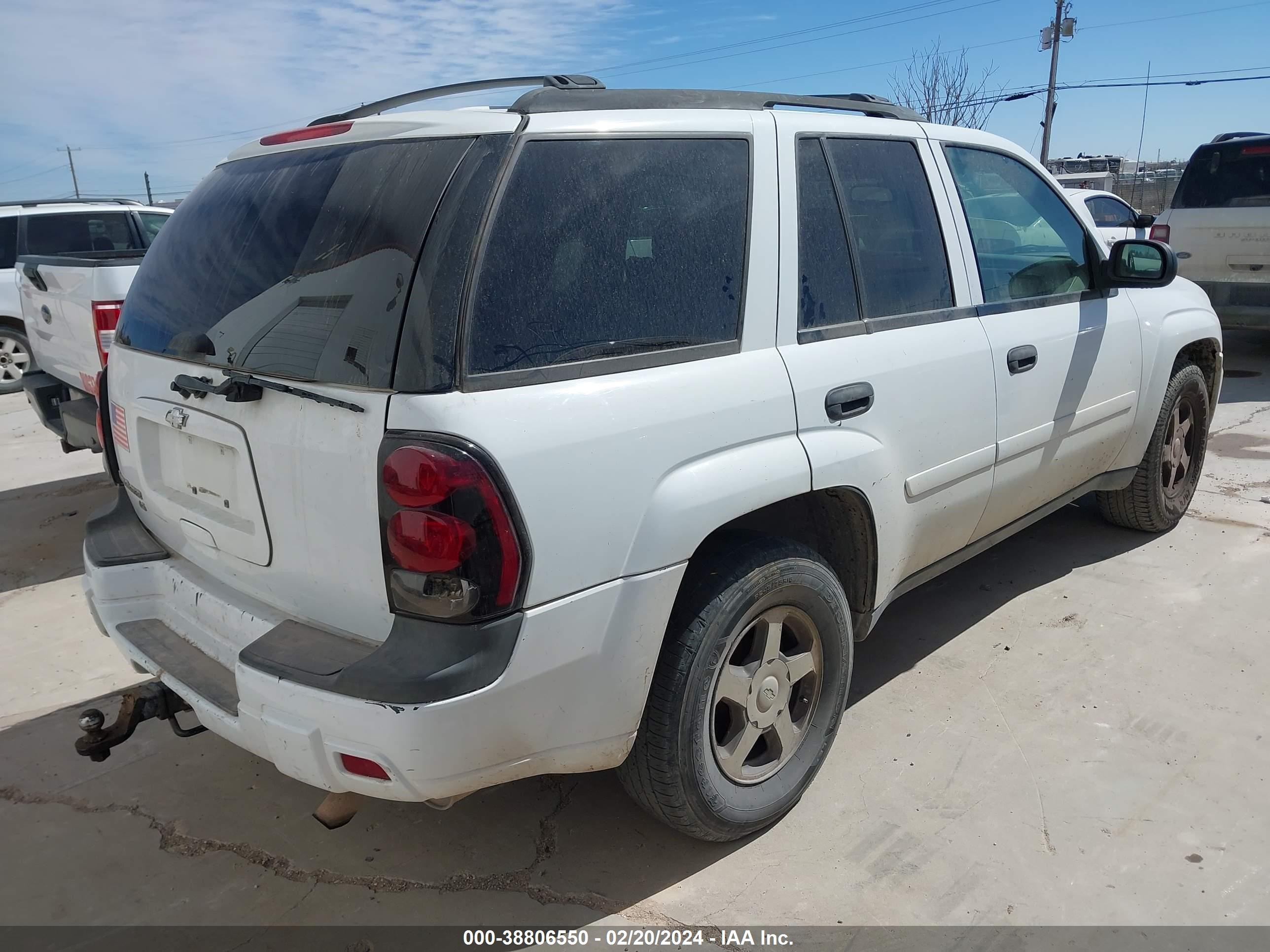 Photo 3 VIN: 1GNDS13S362237682 - CHEVROLET TRAILBLAZER 