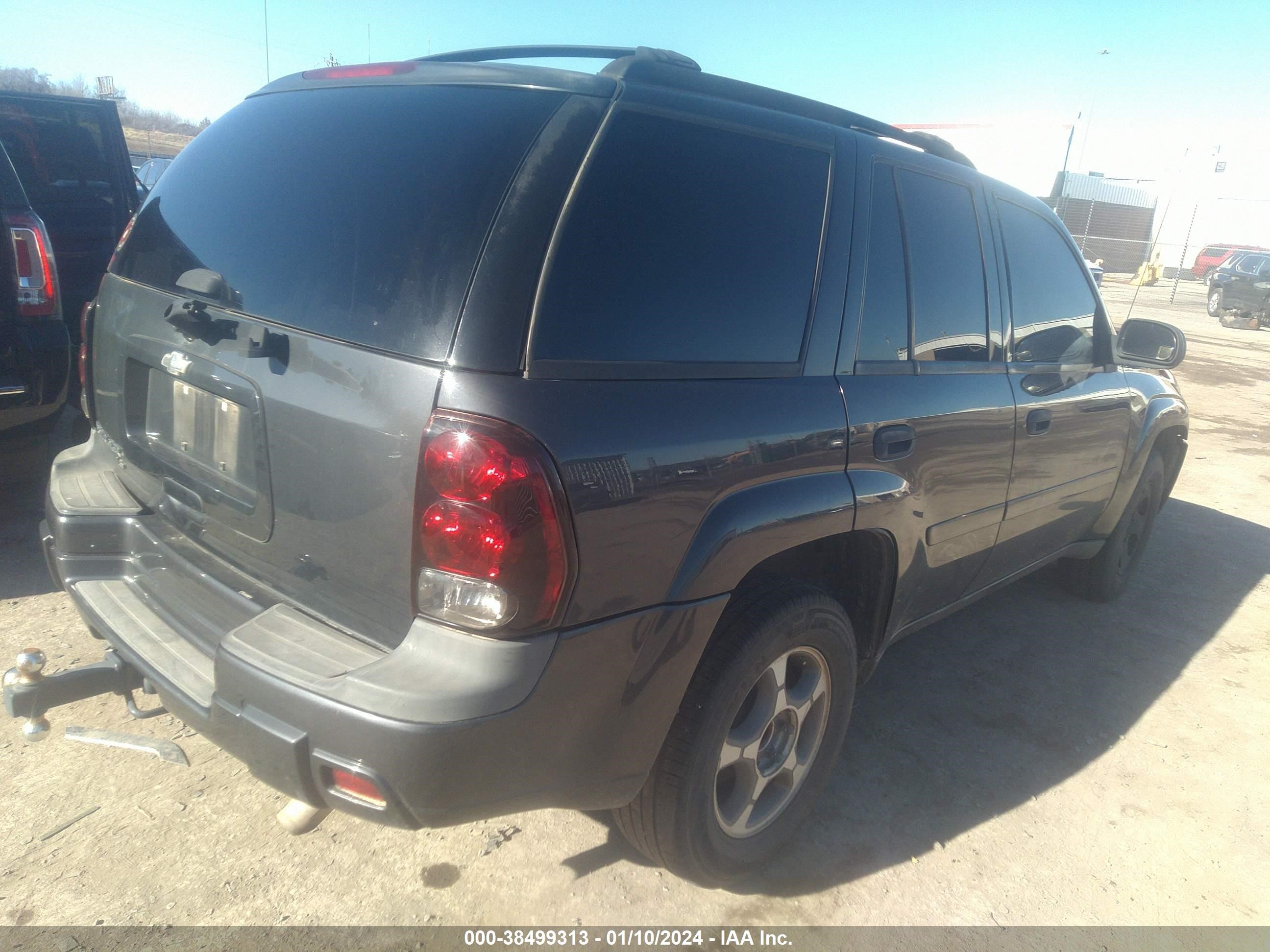 Photo 3 VIN: 1GNDS13S372158692 - CHEVROLET TRAILBLAZER 