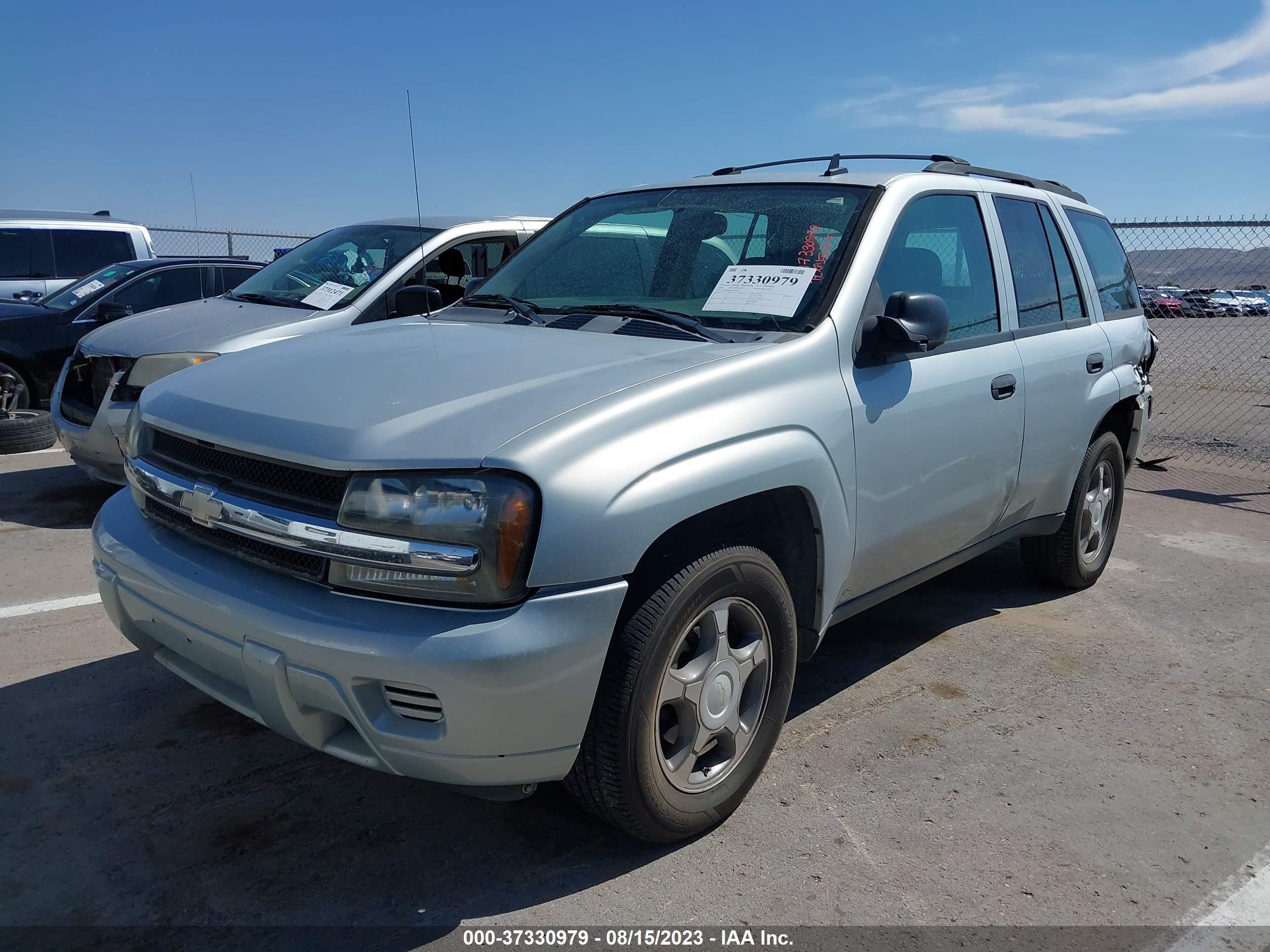 Photo 1 VIN: 1GNDS13S372303617 - CHEVROLET TRAILBLAZER 