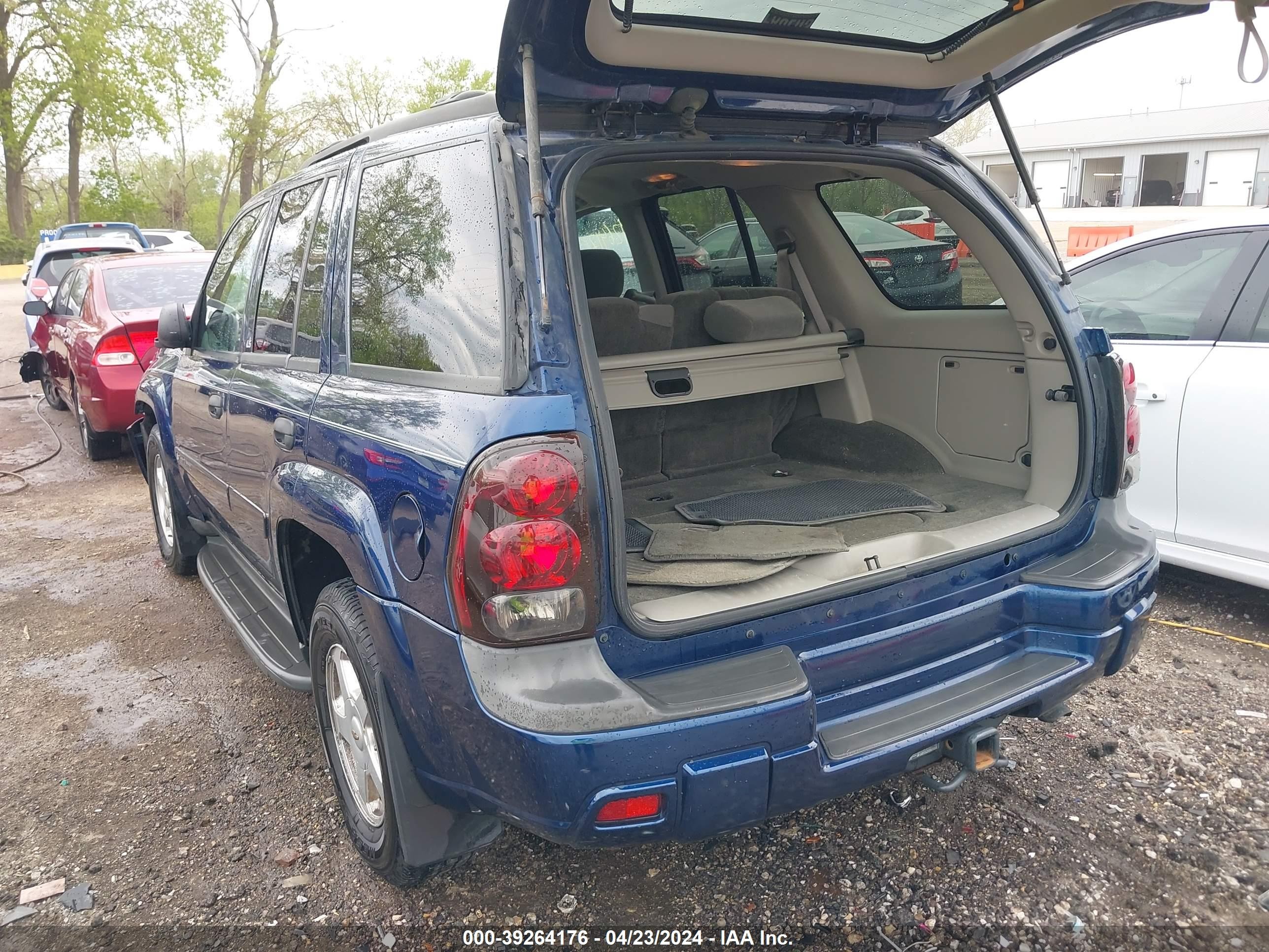 Photo 2 VIN: 1GNDS13S422399931 - CHEVROLET TRAILBLAZER 