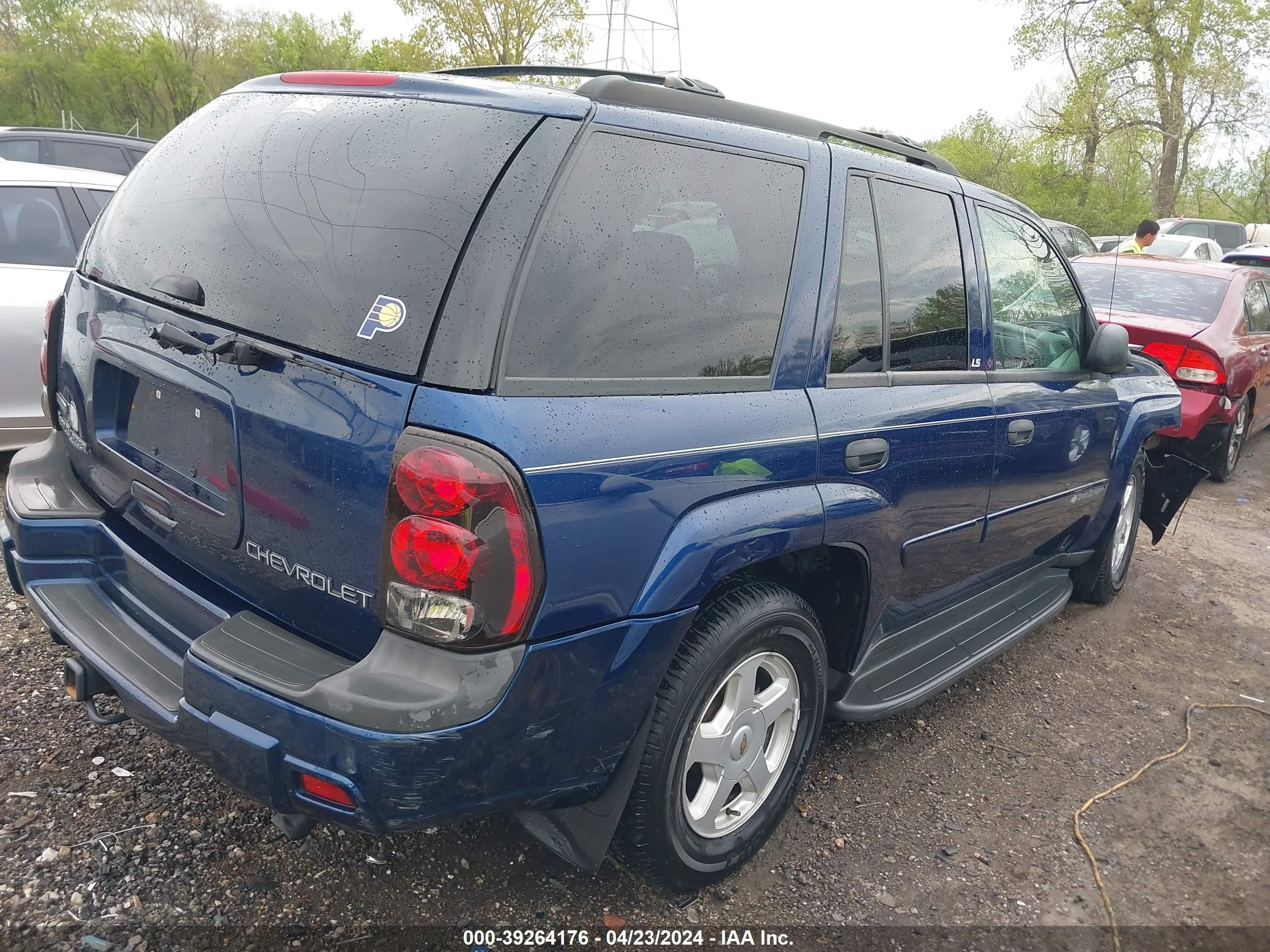 Photo 3 VIN: 1GNDS13S422399931 - CHEVROLET TRAILBLAZER 