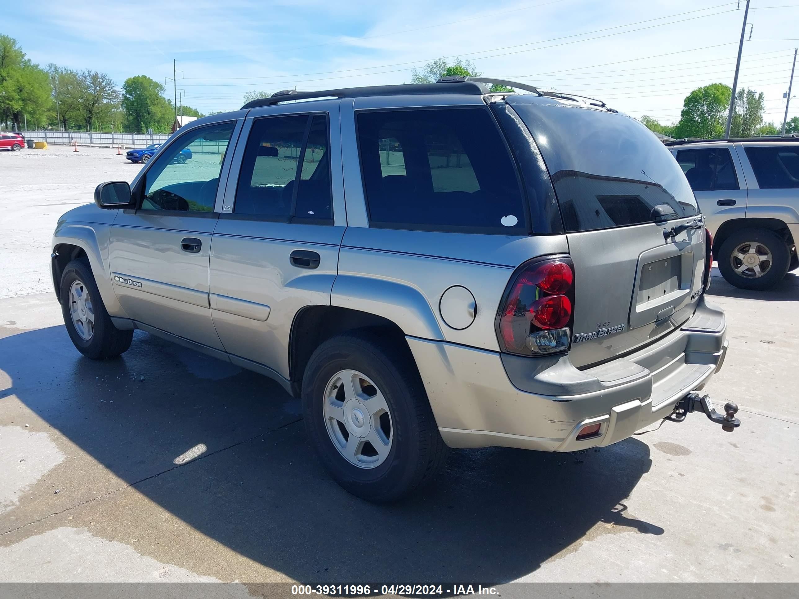 Photo 2 VIN: 1GNDS13S422416193 - CHEVROLET TRAILBLAZER 