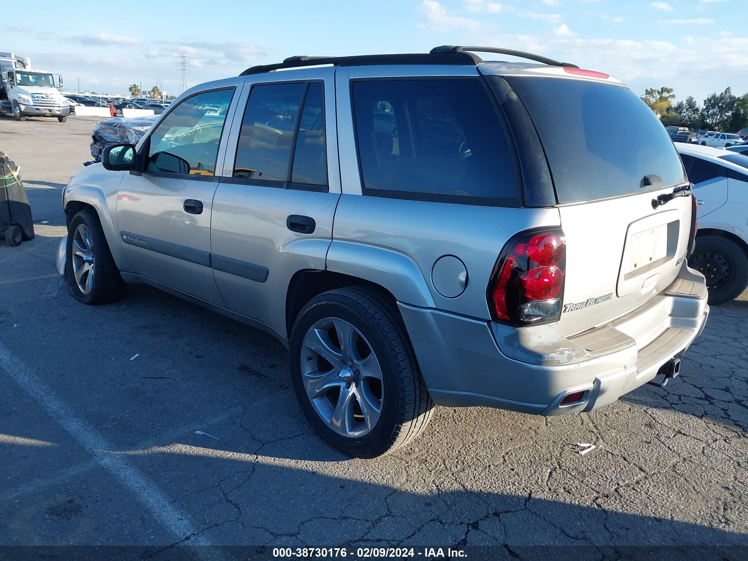 Photo 2 VIN: 1GNDS13S442145509 - CHEVROLET TRAILBLAZER 