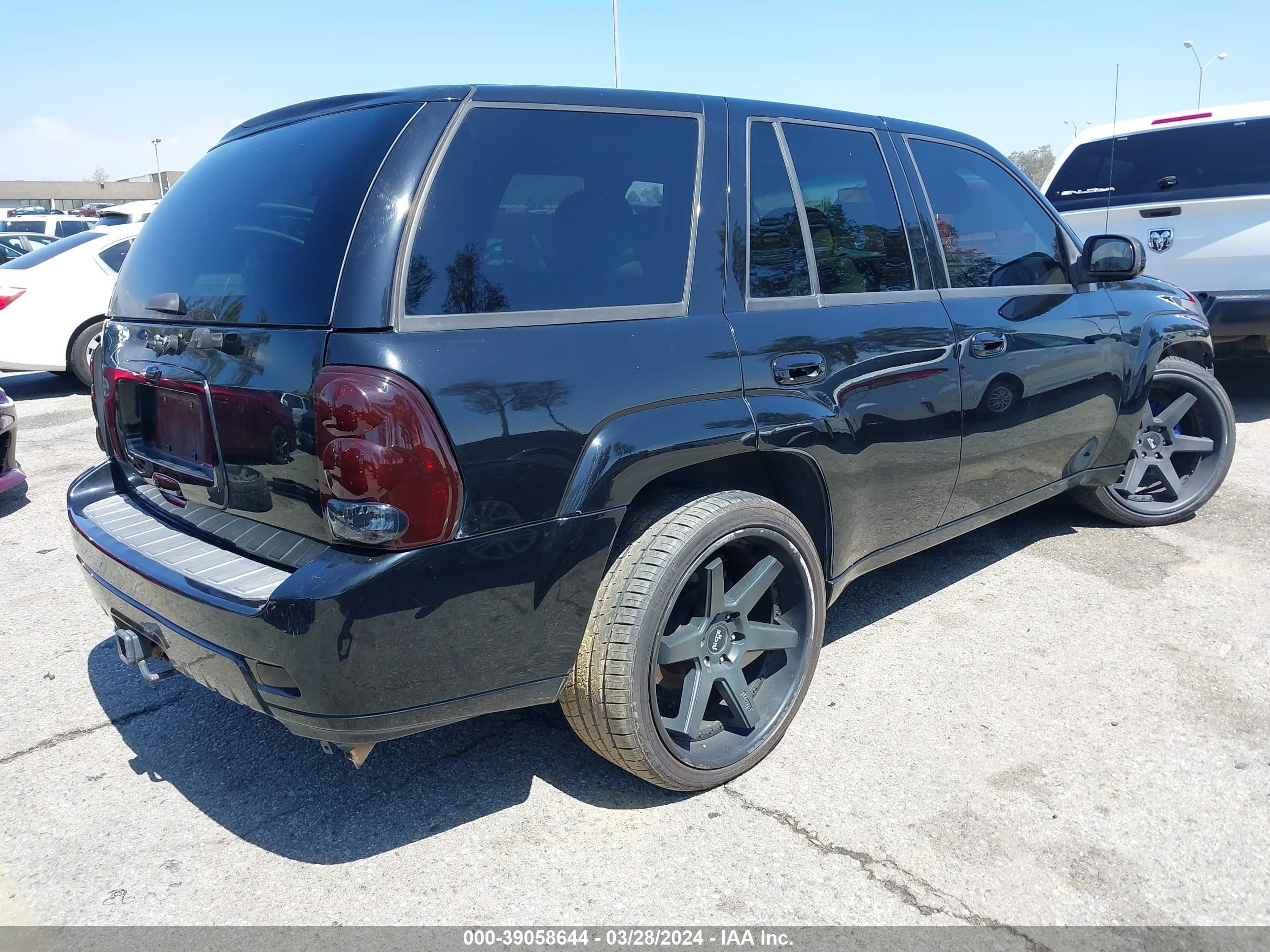 Photo 3 VIN: 1GNDS13S442156493 - CHEVROLET TRAILBLAZER 