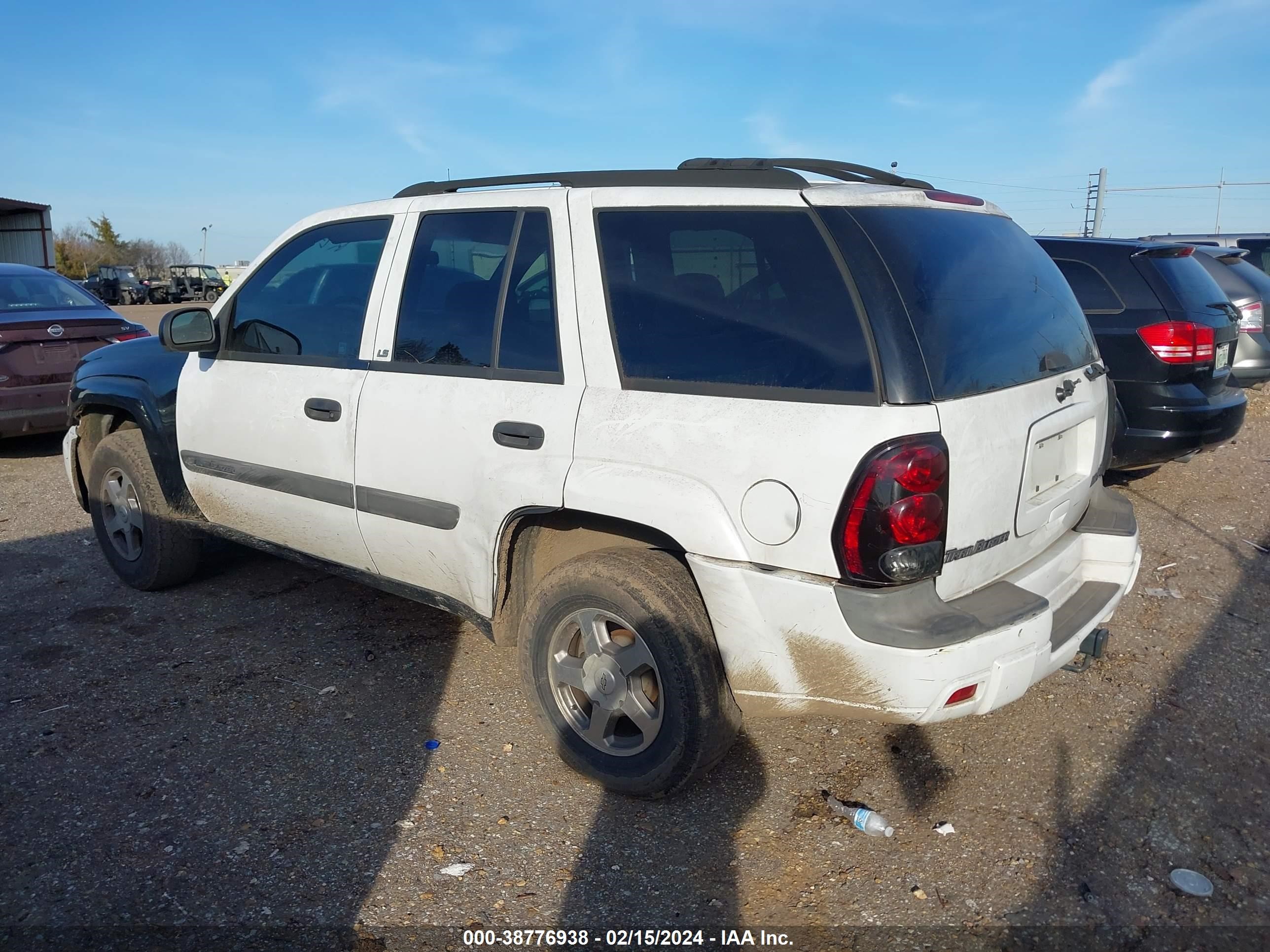 Photo 2 VIN: 1GNDS13S442216370 - CHEVROLET TRAILBLAZER 