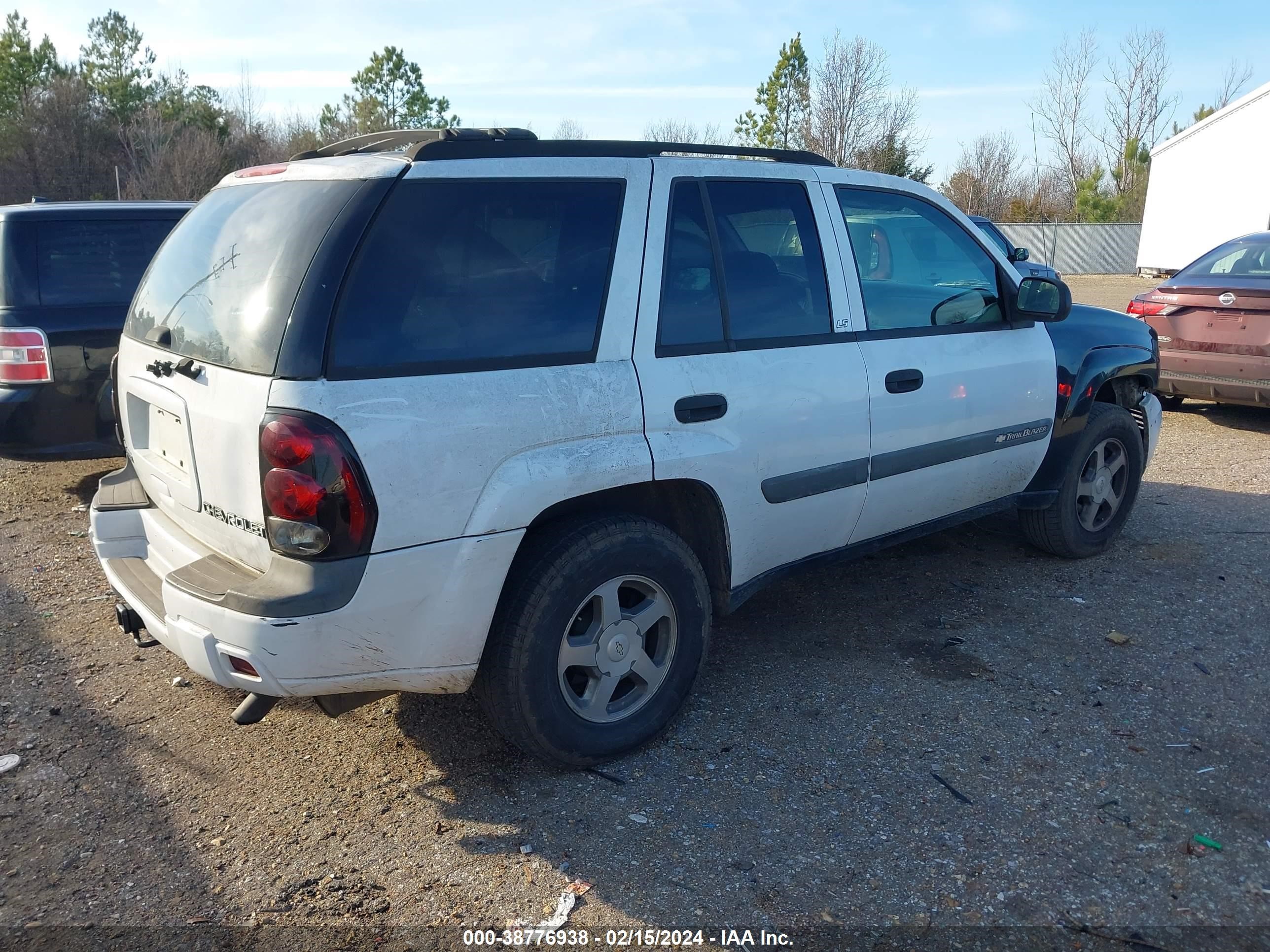 Photo 3 VIN: 1GNDS13S442216370 - CHEVROLET TRAILBLAZER 