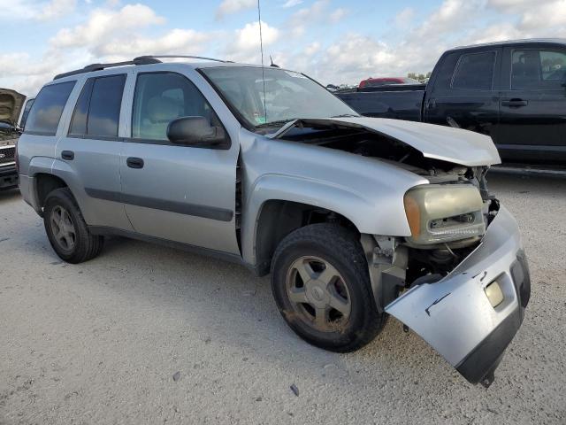 Photo 3 VIN: 1GNDS13S452223370 - CHEVROLET TRAILBLAZE 