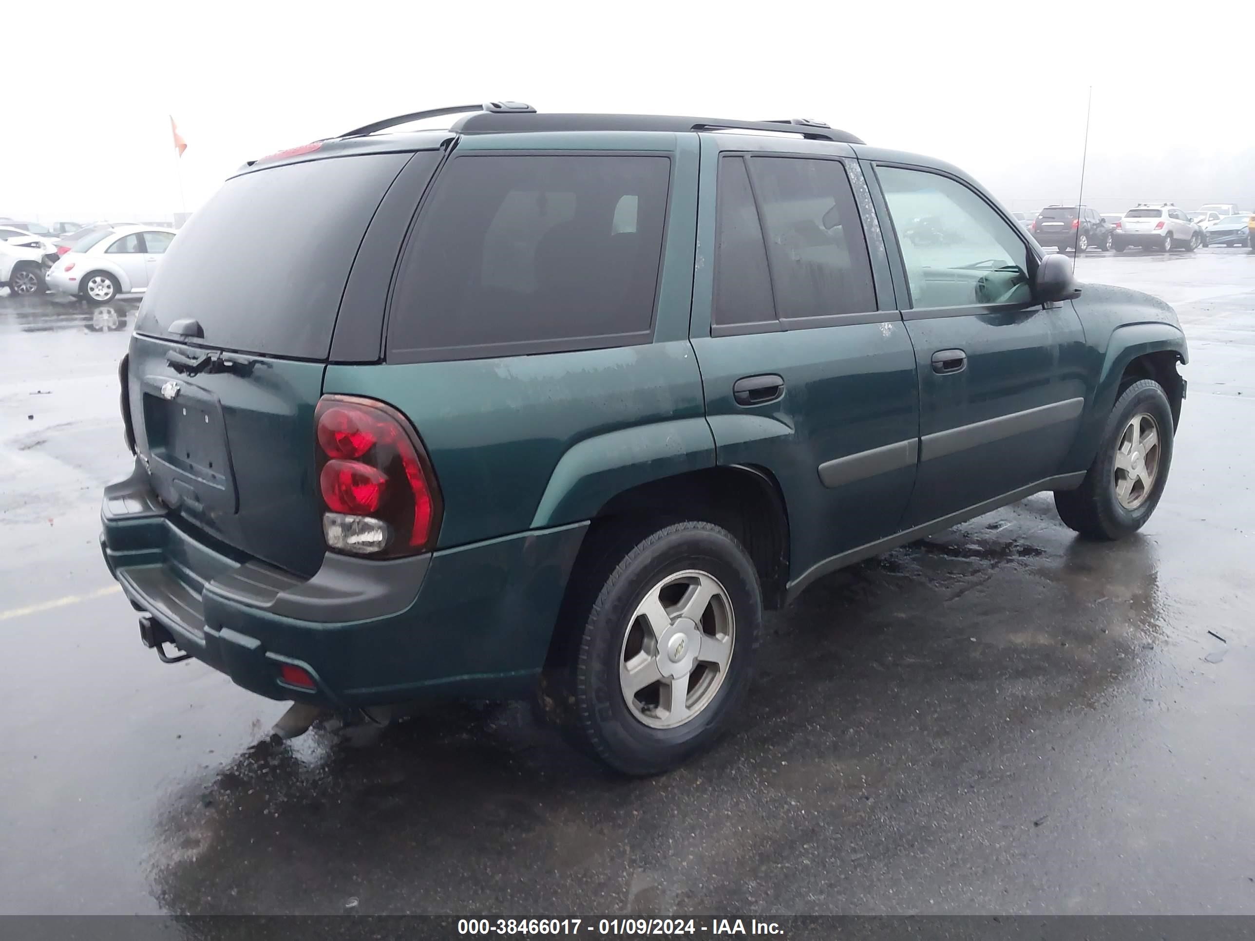 Photo 3 VIN: 1GNDS13S452287294 - CHEVROLET TRAILBLAZER 