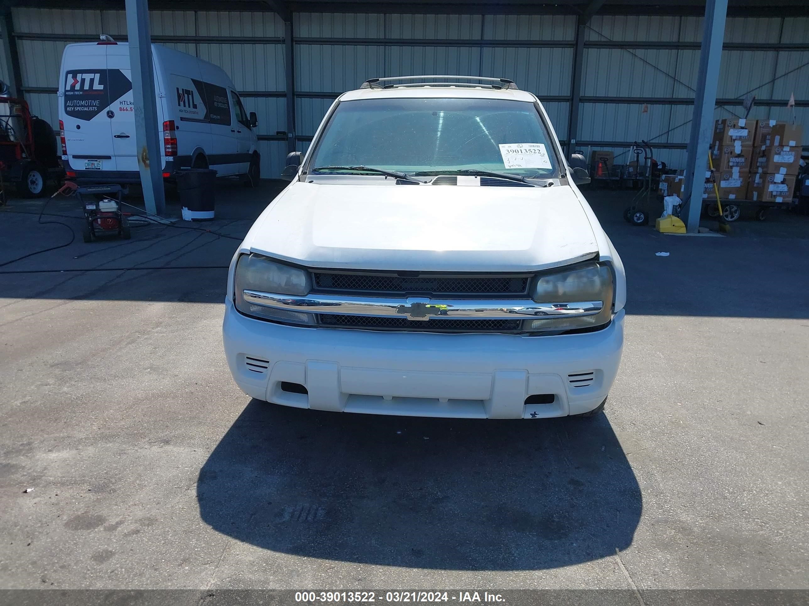 Photo 5 VIN: 1GNDS13S462145321 - CHEVROLET TRAILBLAZER 