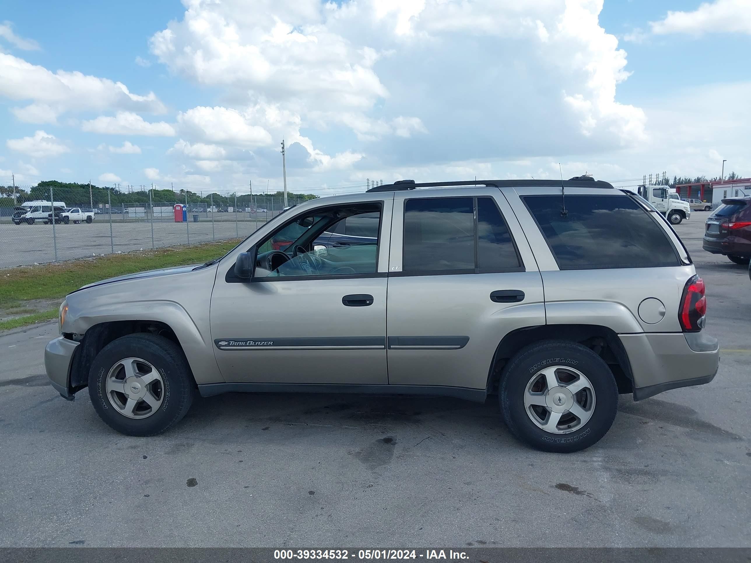 Photo 13 VIN: 1GNDS13S522162929 - CHEVROLET TRAILBLAZER 