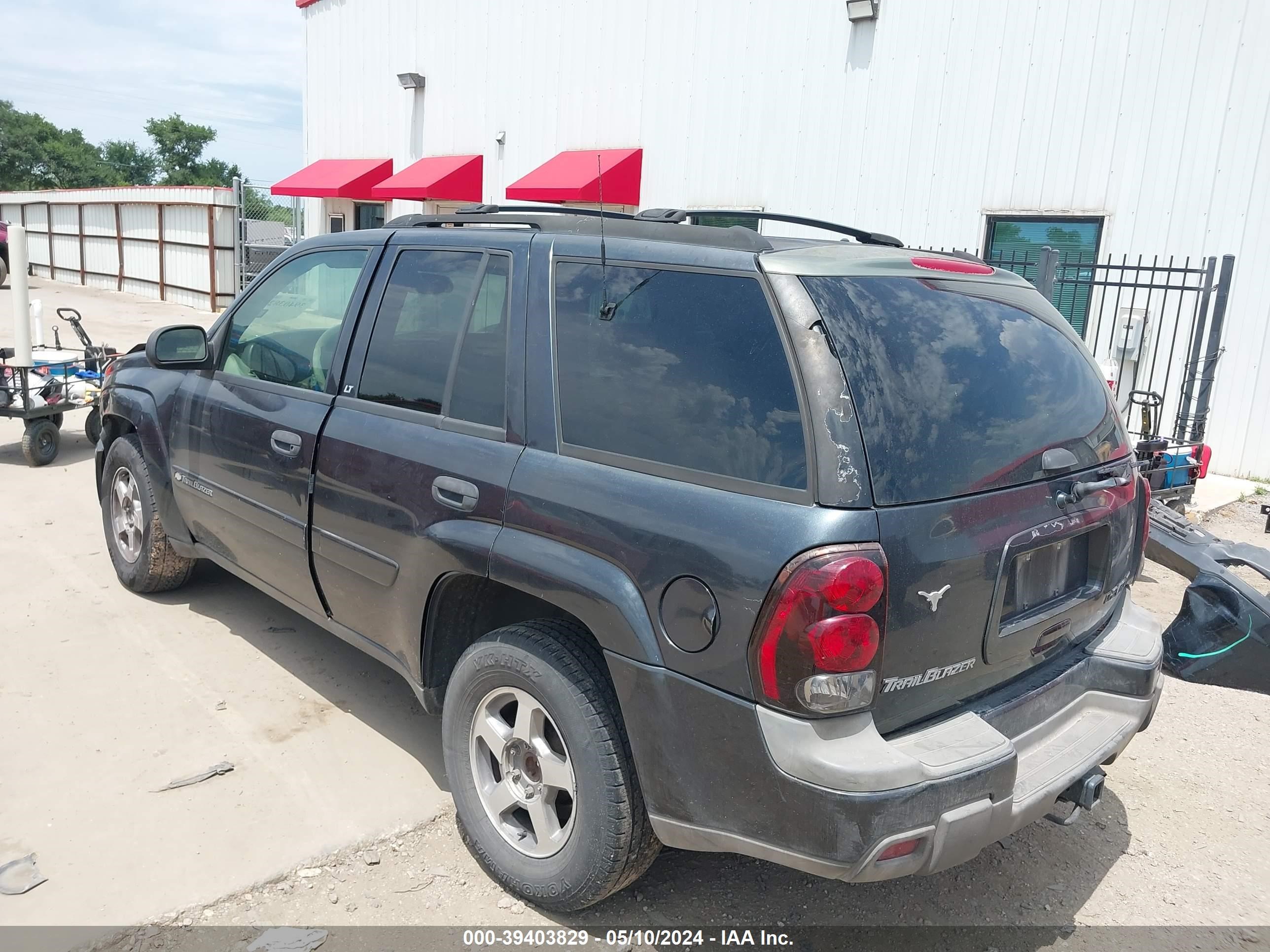 Photo 2 VIN: 1GNDS13S532388325 - CHEVROLET TRAILBLAZER 