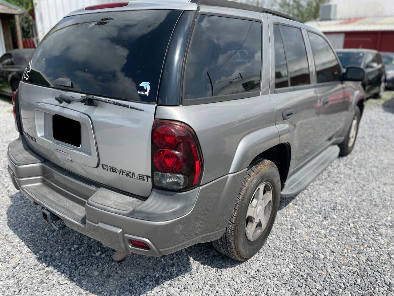 Photo 3 VIN: 1GNDS13S552389591 - CHEVROLET TRAILBLAZER 