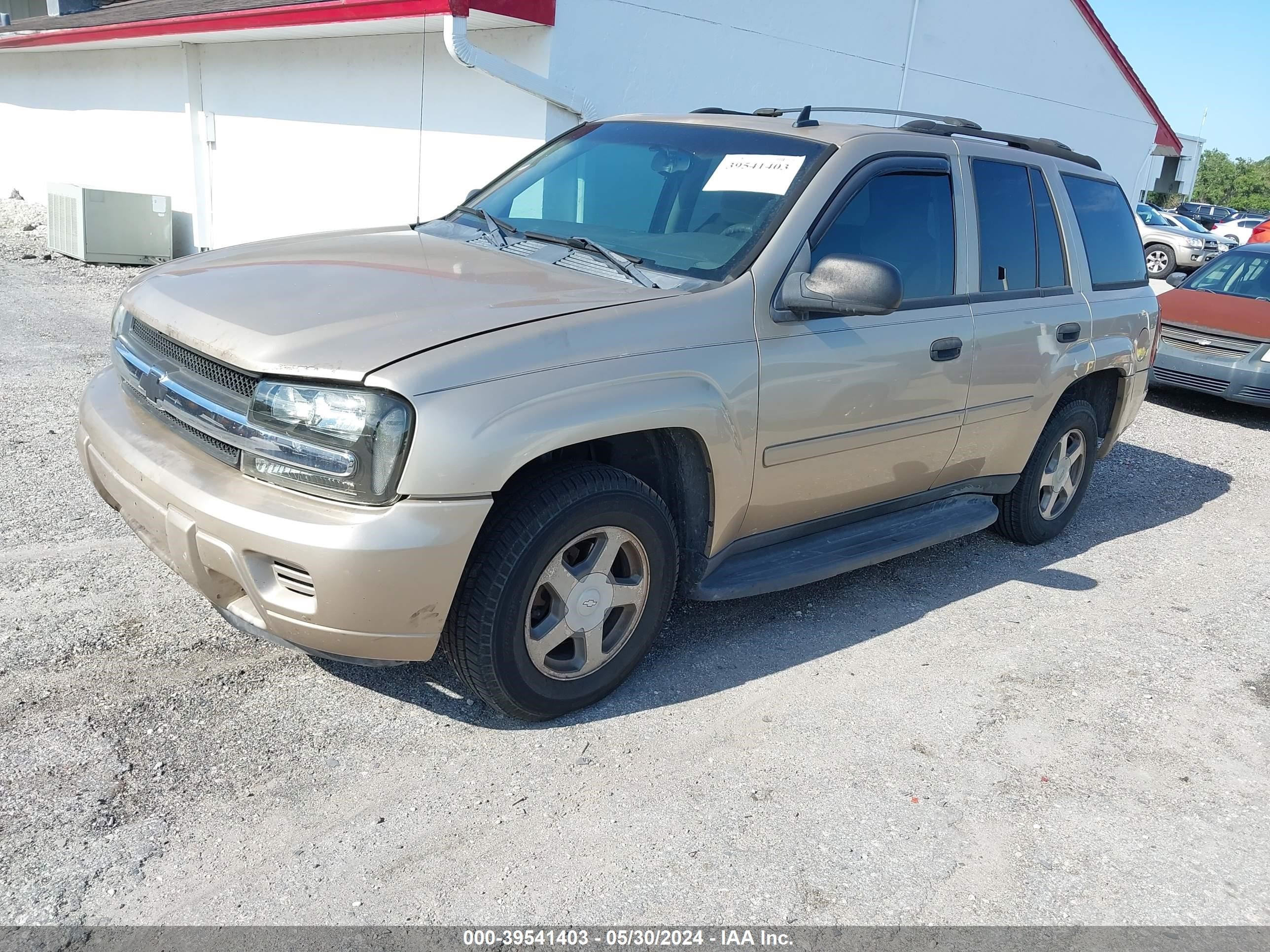 Photo 1 VIN: 1GNDS13S562238140 - CHEVROLET TRAILBLAZER 