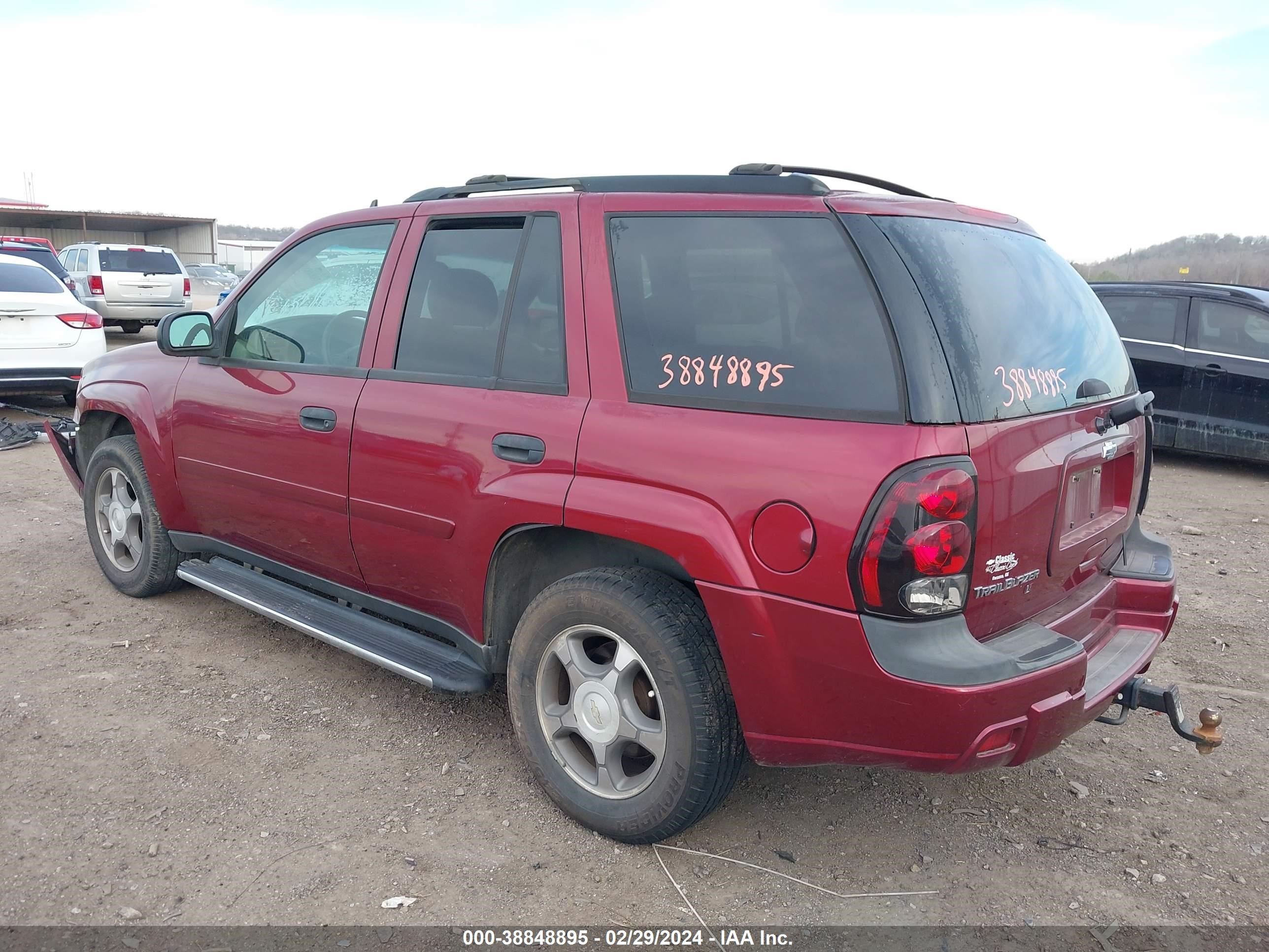 Photo 2 VIN: 1GNDS13S572231111 - CHEVROLET TRAILBLAZER 