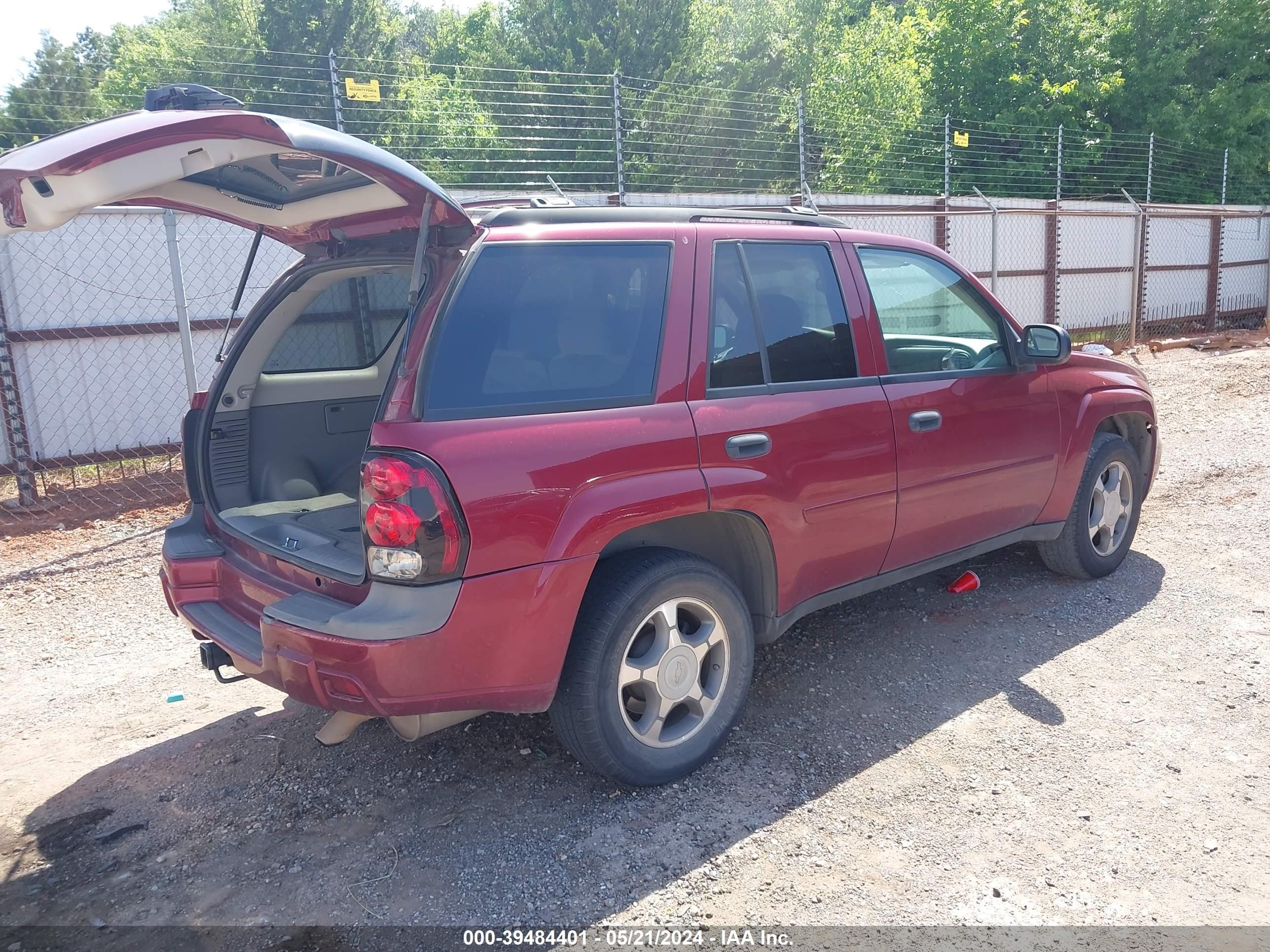 Photo 3 VIN: 1GNDS13S572267137 - CHEVROLET TRAILBLAZER 