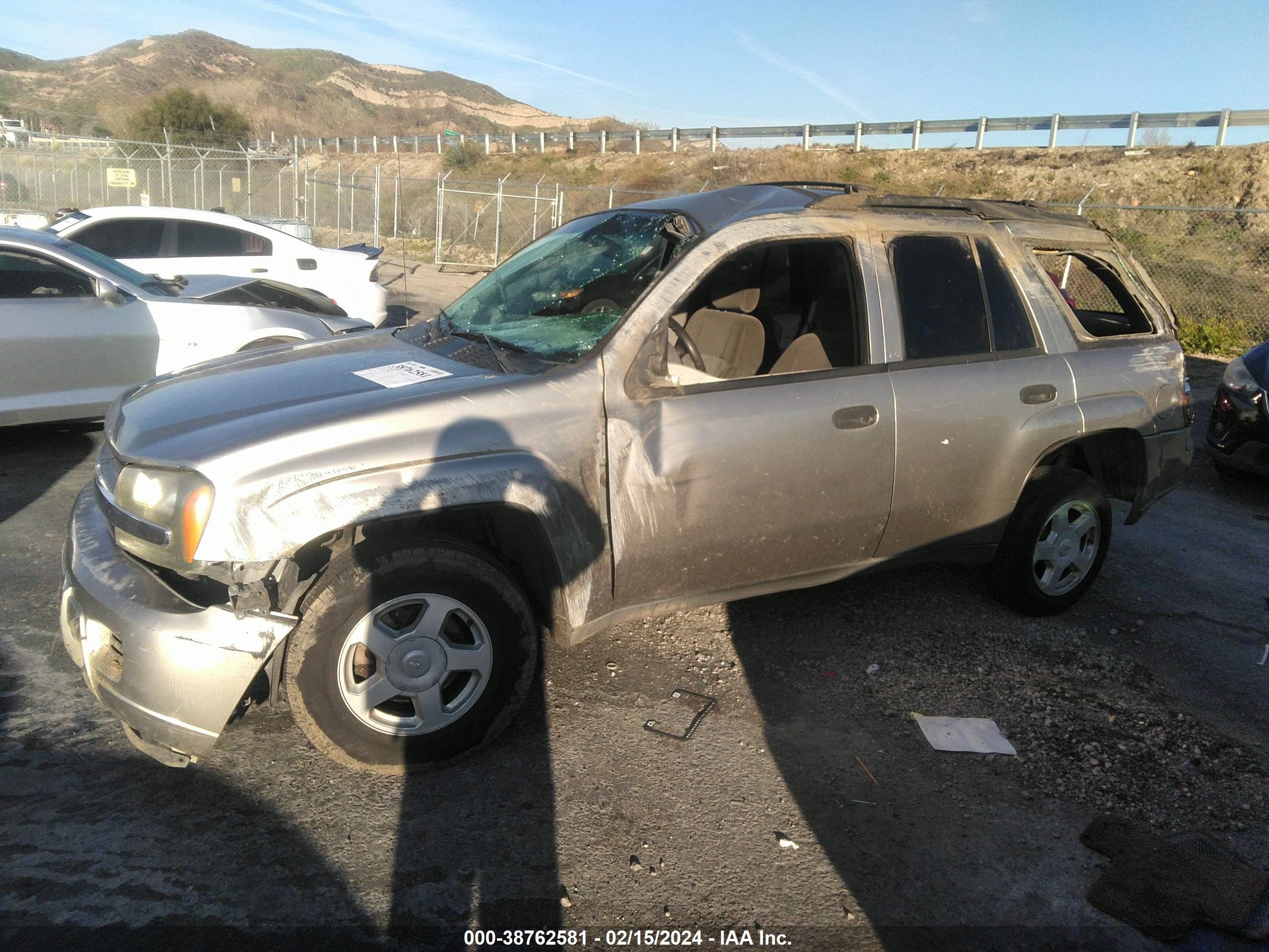 Photo 1 VIN: 1GNDS13S622189606 - CHEVROLET TRAILBLAZER 