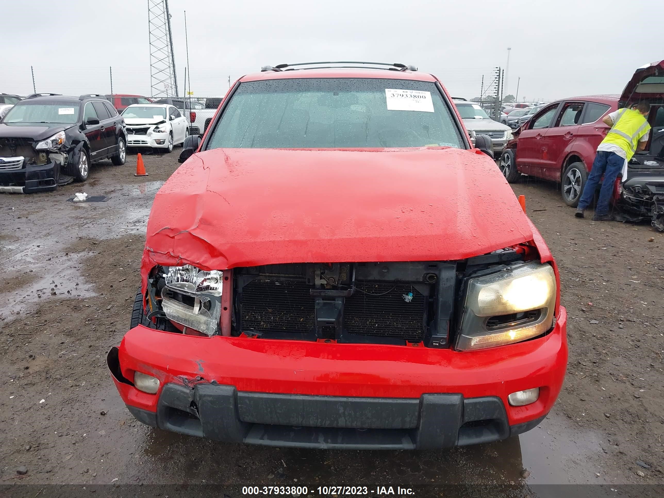 Photo 11 VIN: 1GNDS13S622478937 - CHEVROLET TRAILBLAZER 