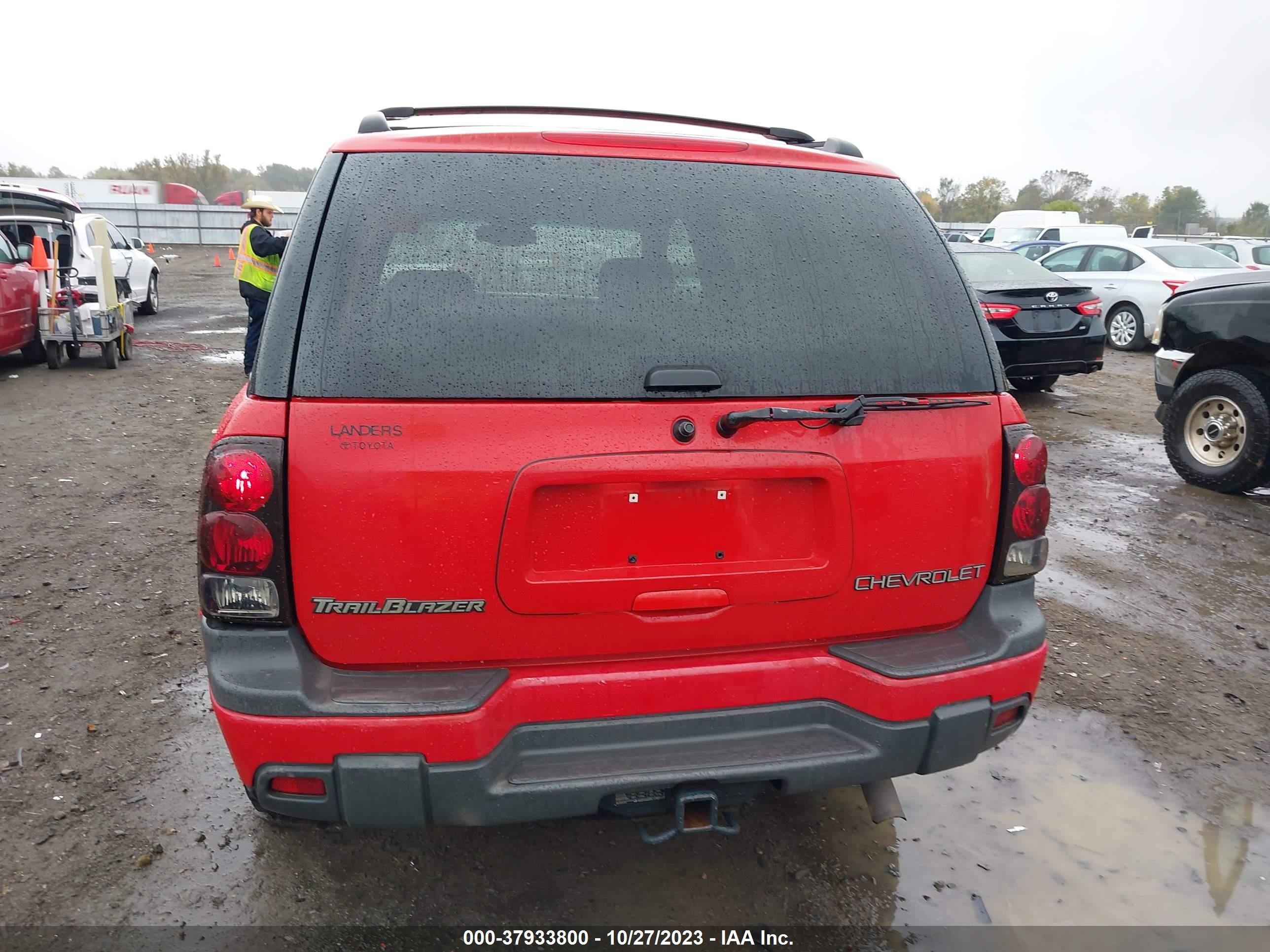 Photo 15 VIN: 1GNDS13S622478937 - CHEVROLET TRAILBLAZER 