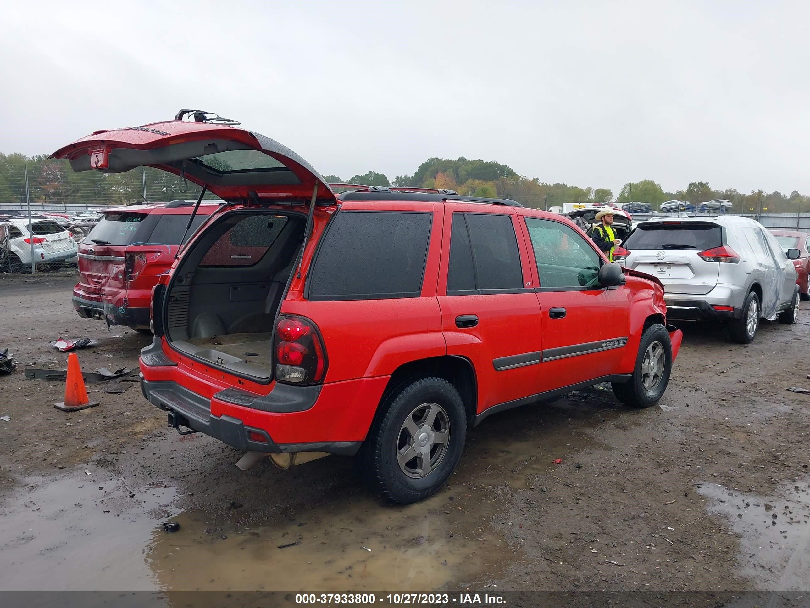 Photo 3 VIN: 1GNDS13S622478937 - CHEVROLET TRAILBLAZER 