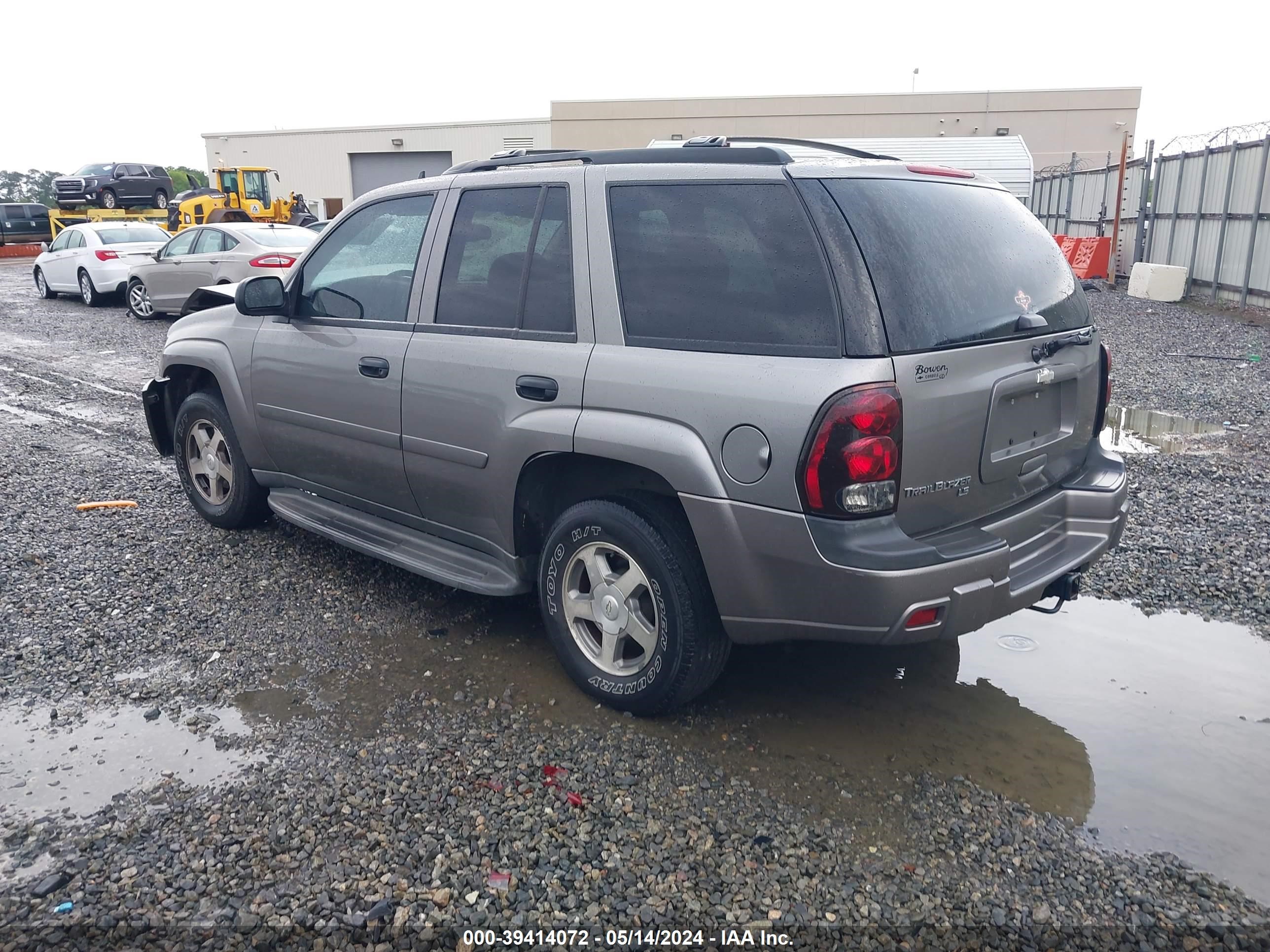 Photo 2 VIN: 1GNDS13S662105953 - CHEVROLET TRAILBLAZER 